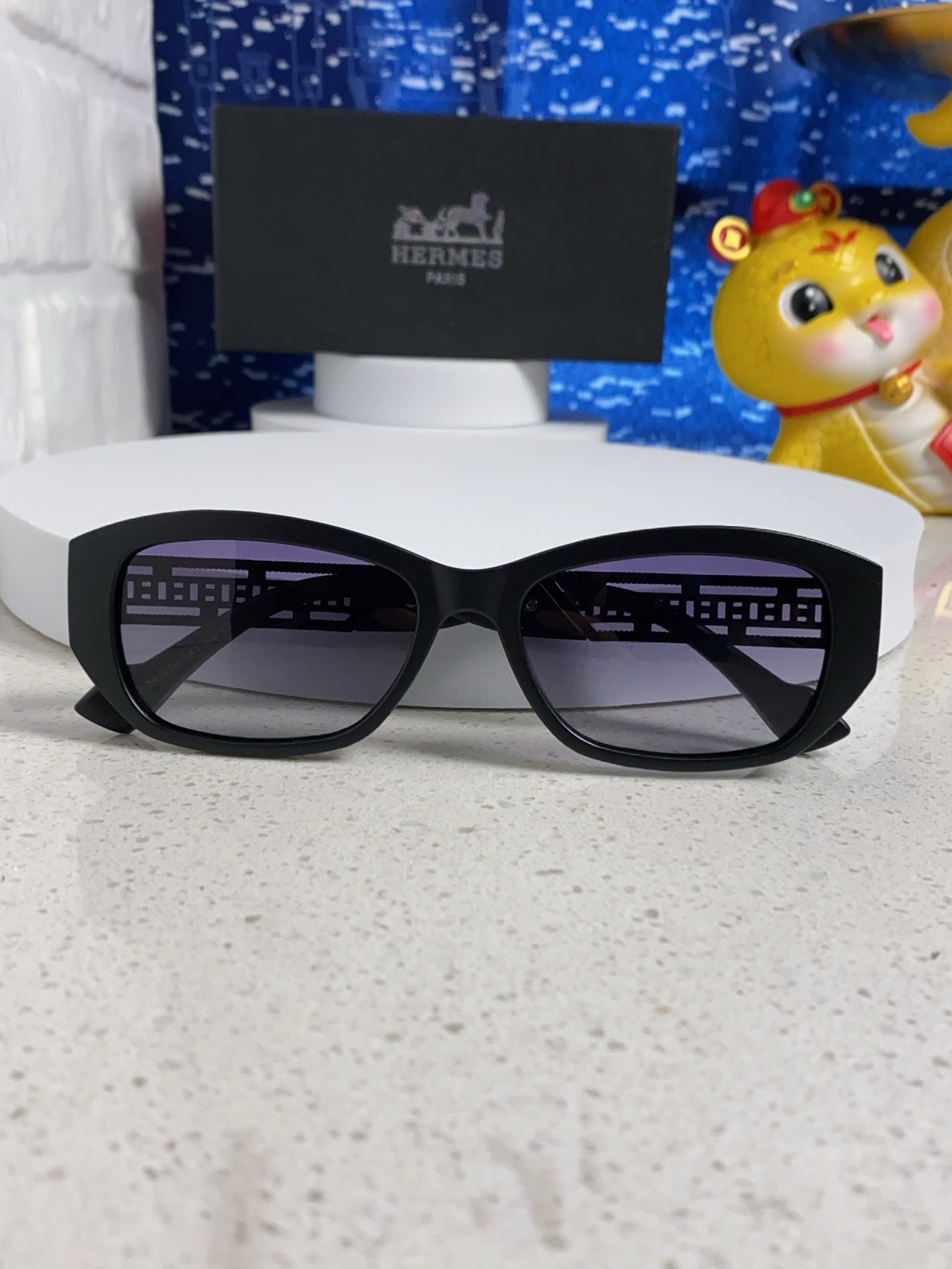 Hermès Polarized Cat-Eye Silver Lens Sunglasses for Men & Women - 466439 - detail image 8