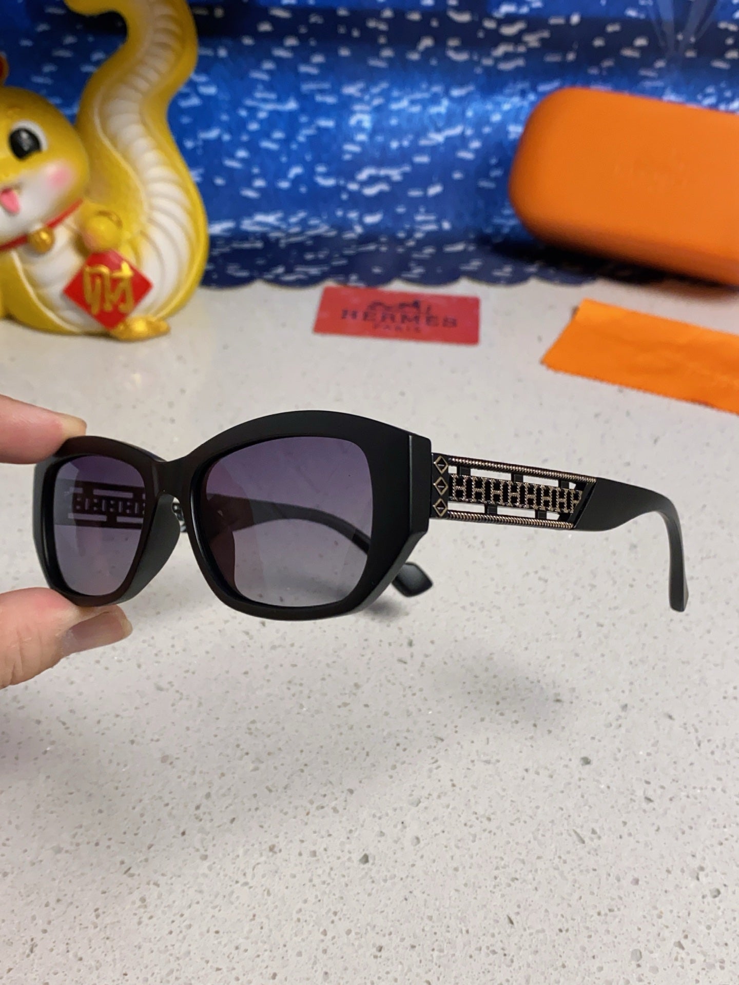 Hermès Polarized Cat-Eye Silver Lens Sunglasses for Men & Women - 466439 - detail image 6