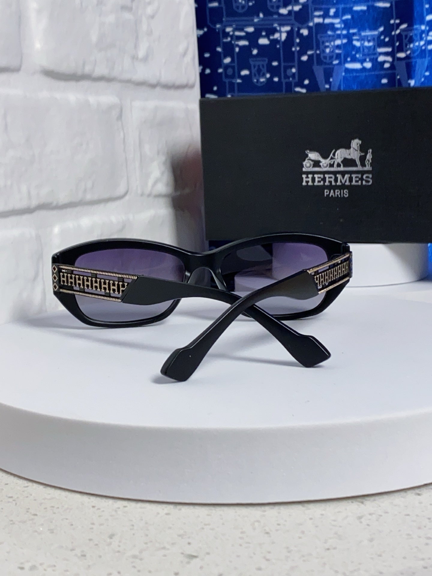 Hermès Polarized Cat-Eye Silver Lens Sunglasses for Men & Women - 466439 - detail image 3