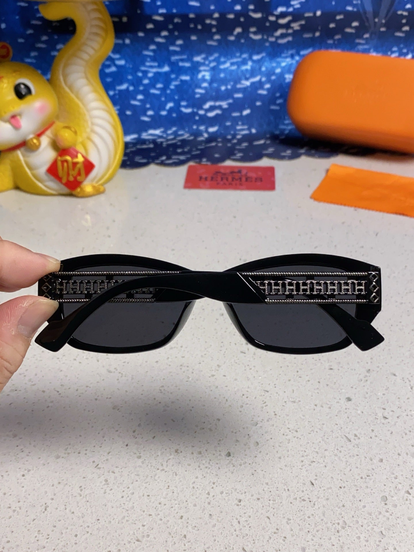 Hermès Polarized Cat-Eye Silver Lens Sunglasses for Men & Women - detail image 5