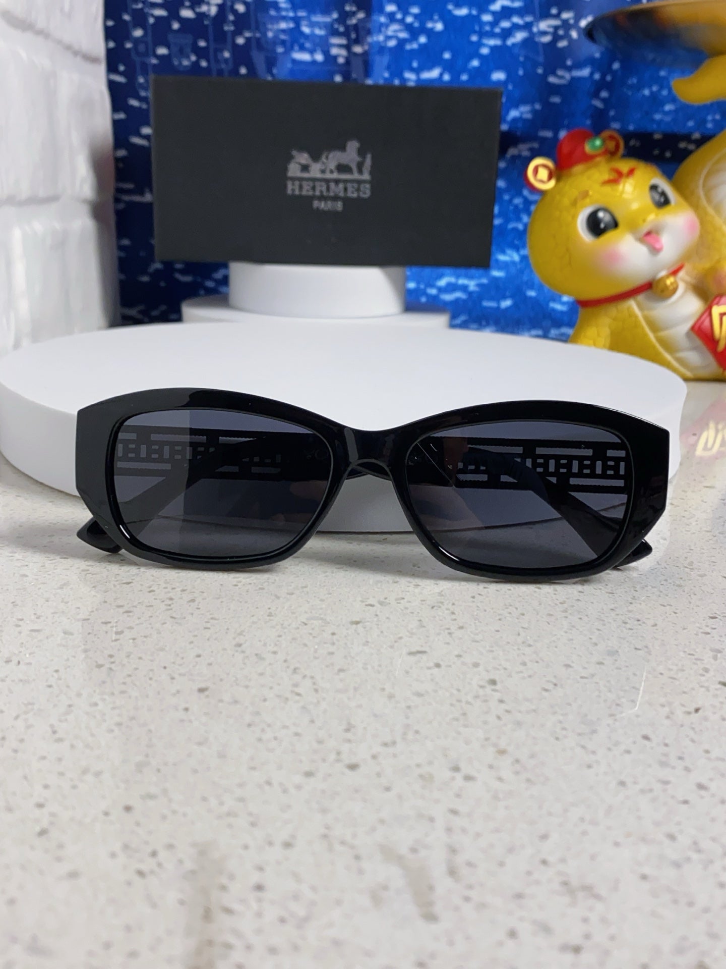Hermès Polarized Cat-Eye Silver Lens Sunglasses for Men & Women - detail image 8