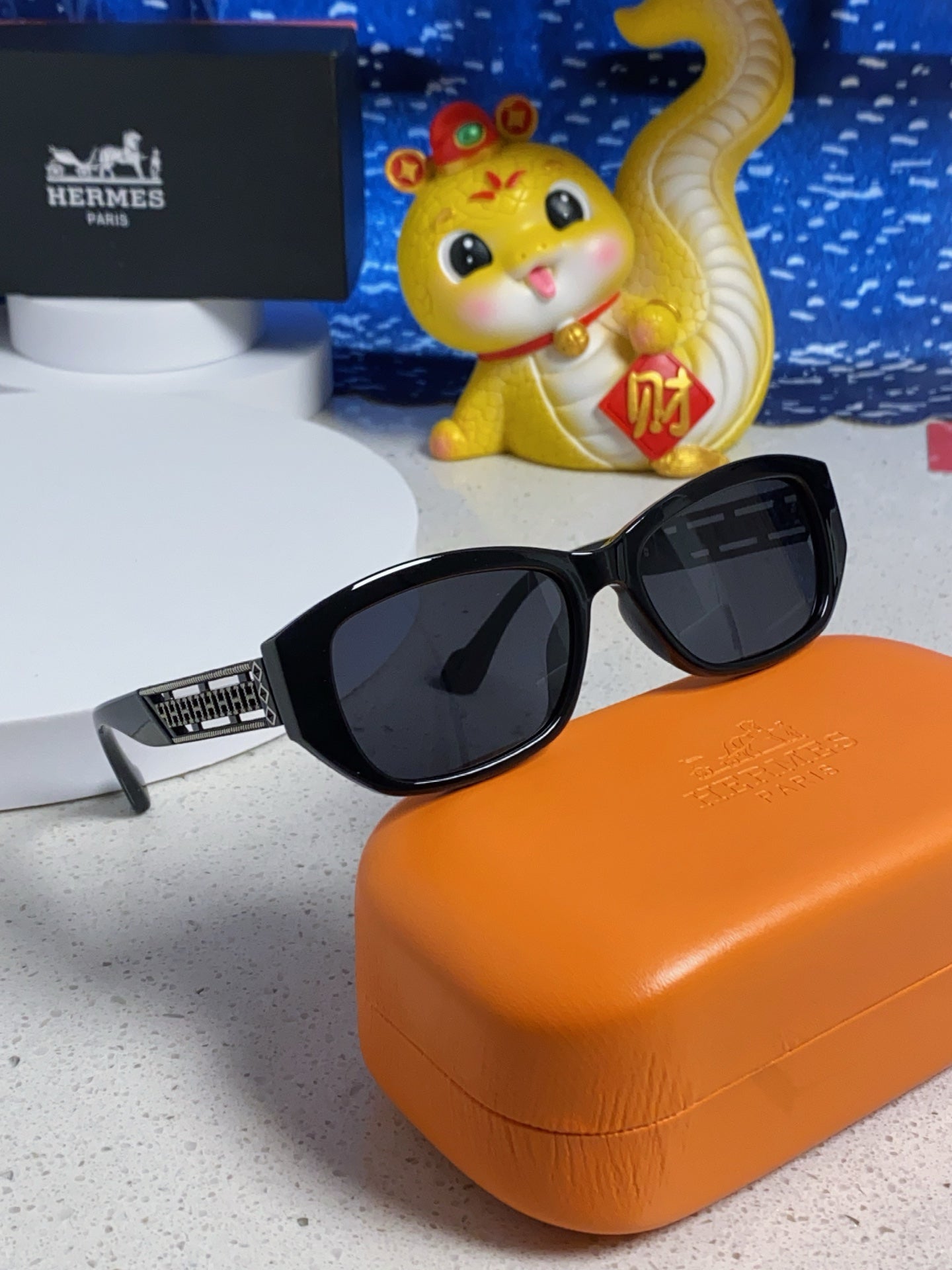 Hermès Polarized Cat-Eye Silver Lens Sunglasses for Men & Women - detail image 9