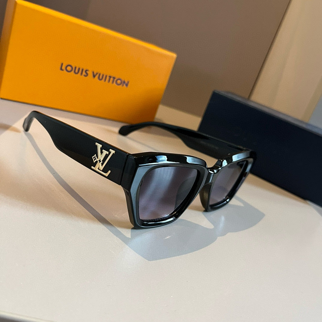 Louis Vuitton Metal Fashion Gold Lens Sunglasses for Men & Women - 381924