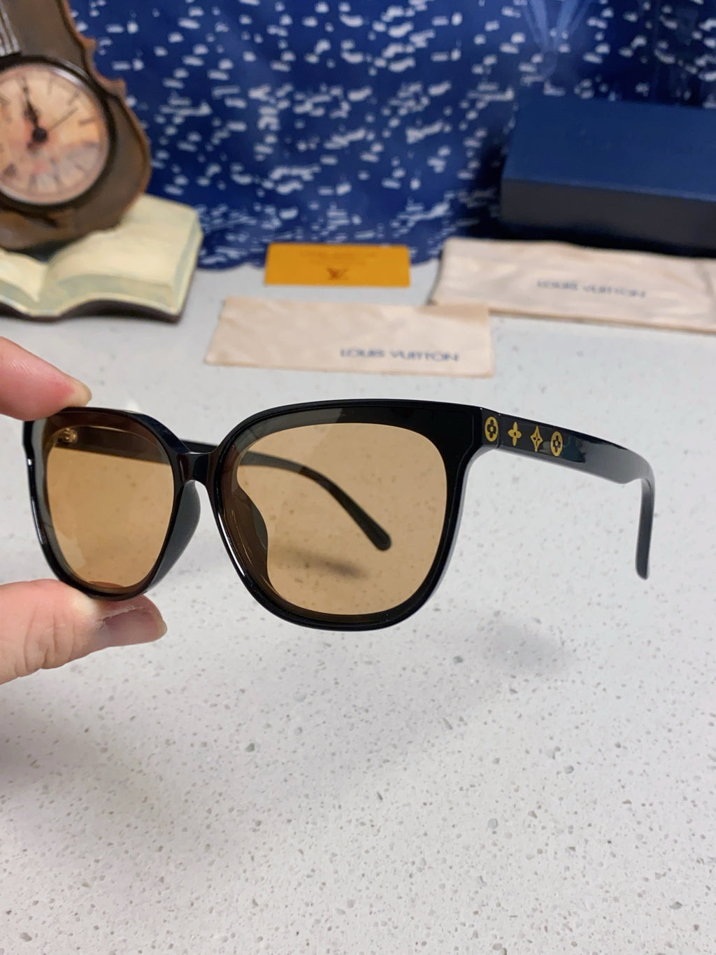 Louis Vuitton Fashion Gold Lens Sunglasses for Women - detail image 6