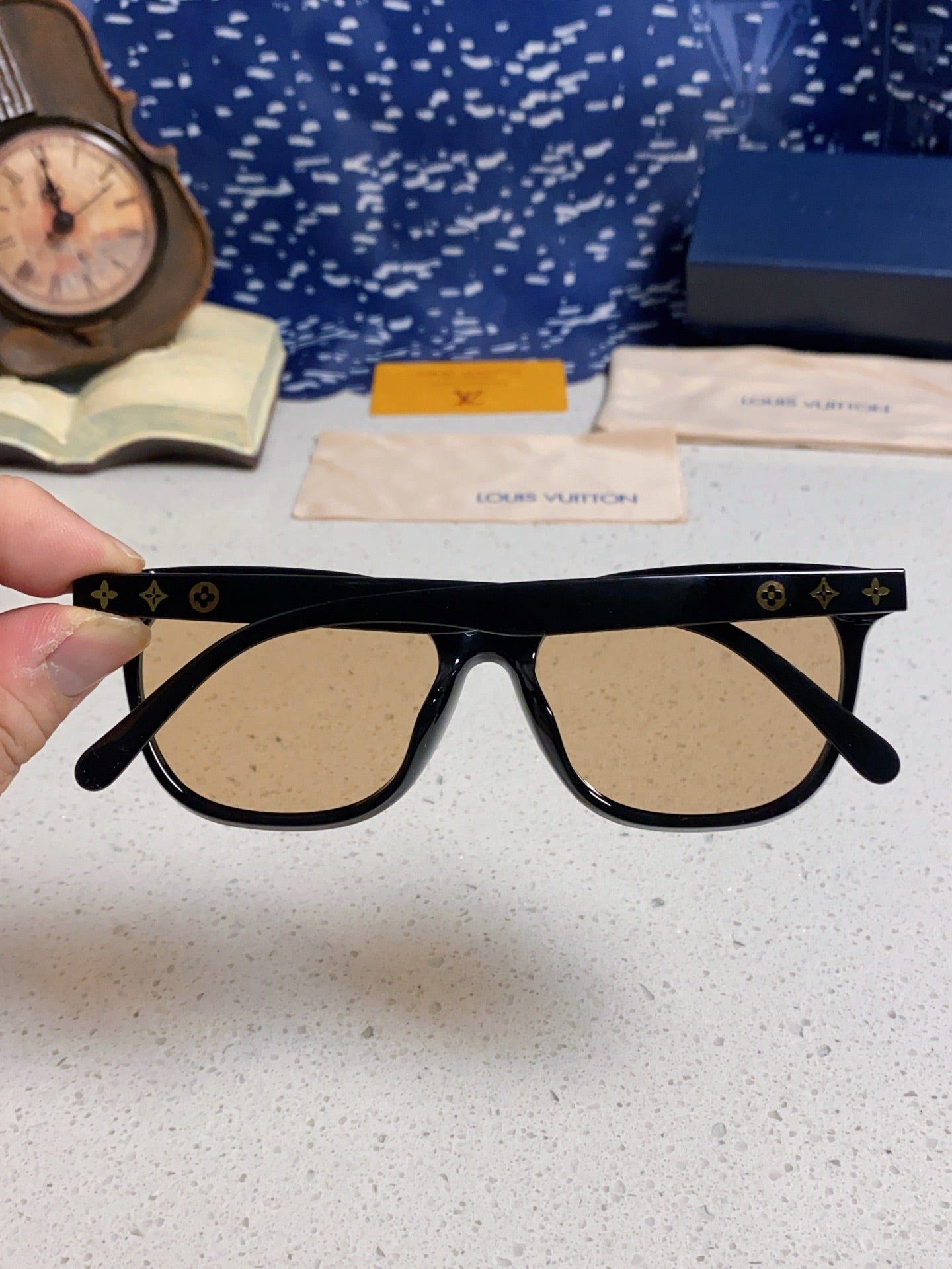 Louis Vuitton Fashion Gold Lens Sunglasses for Women - detail image 5