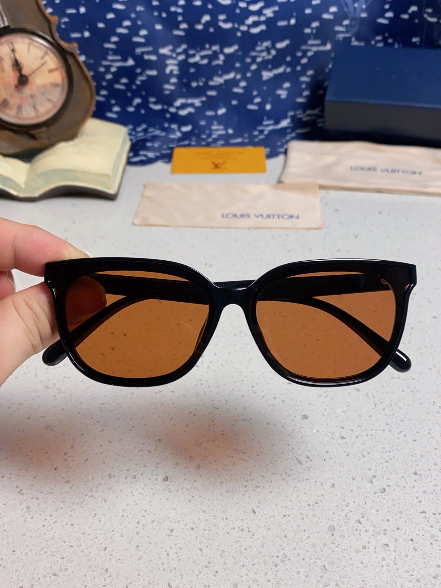 Louis Vuitton Fashion Brown Lens Sunglasses for Women - 381770 - detail image 4