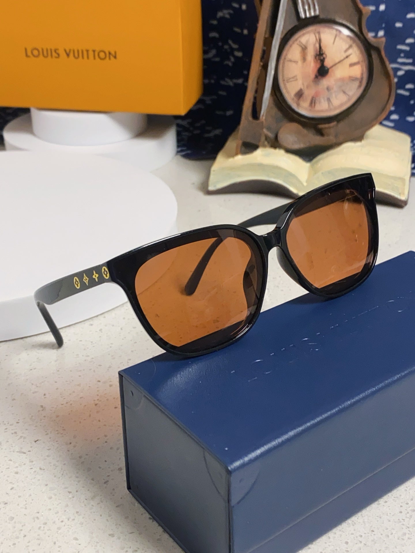 Louis Vuitton Fashion Brown Lens Sunglasses for Women - 381770 - detail image 9
