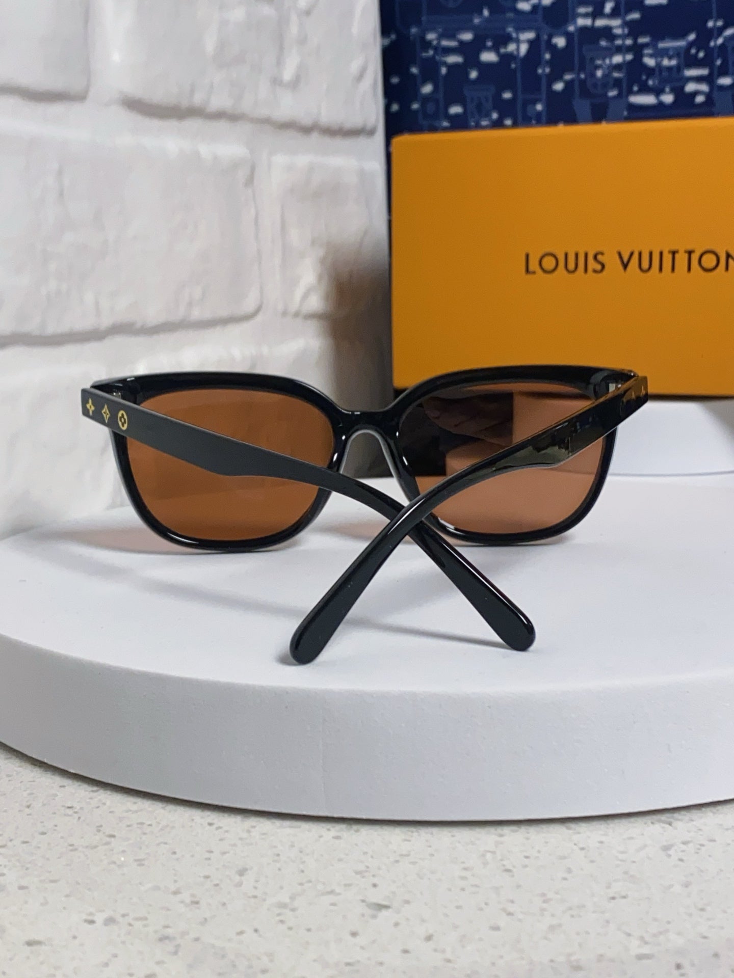 Louis Vuitton Fashion Brown Lens Sunglasses for Women - 381770 - detail image 3