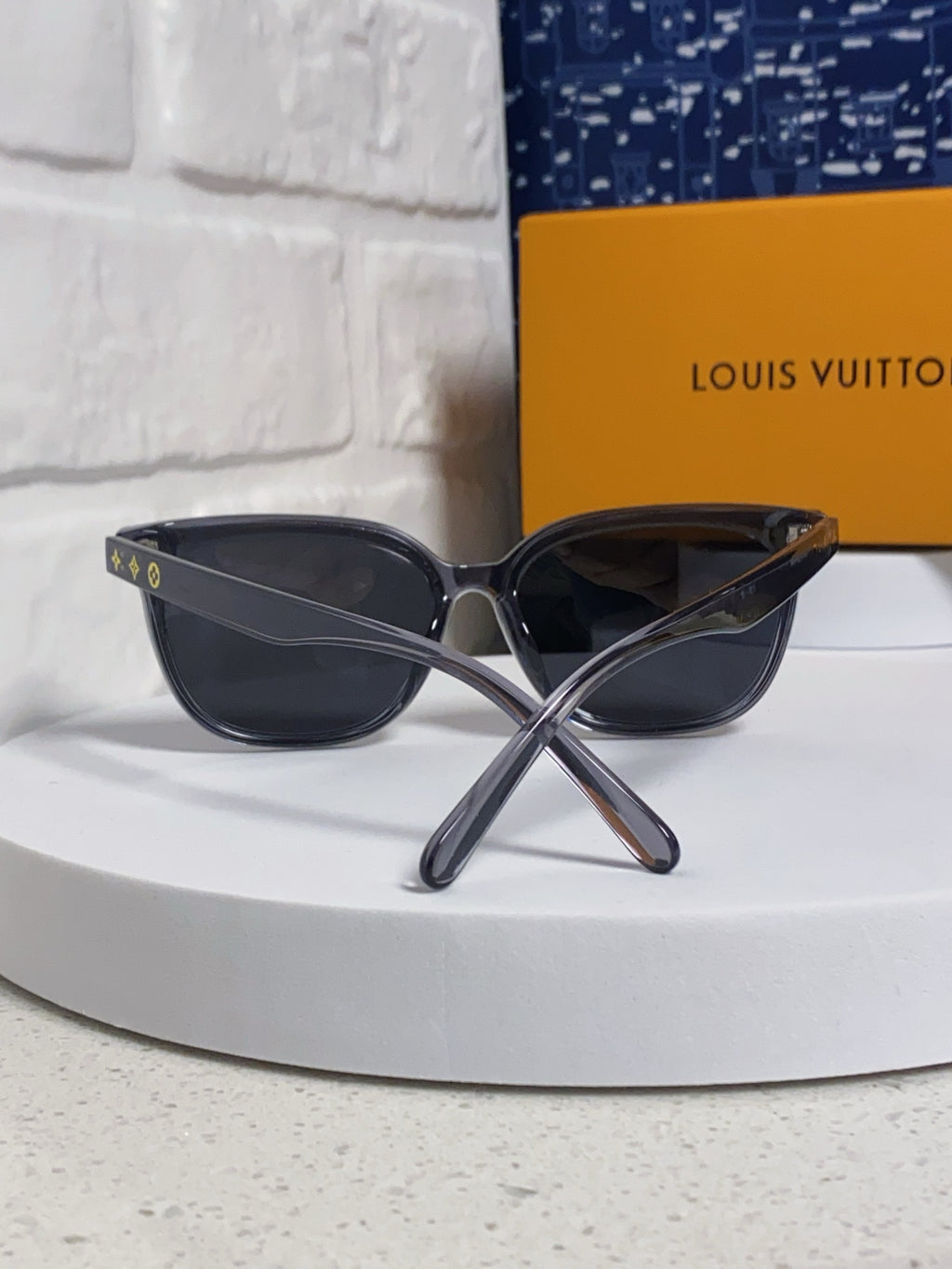 Louis Vuitton Fashion Silver Lens Sunglasses for Women - 381772 - detail image 3