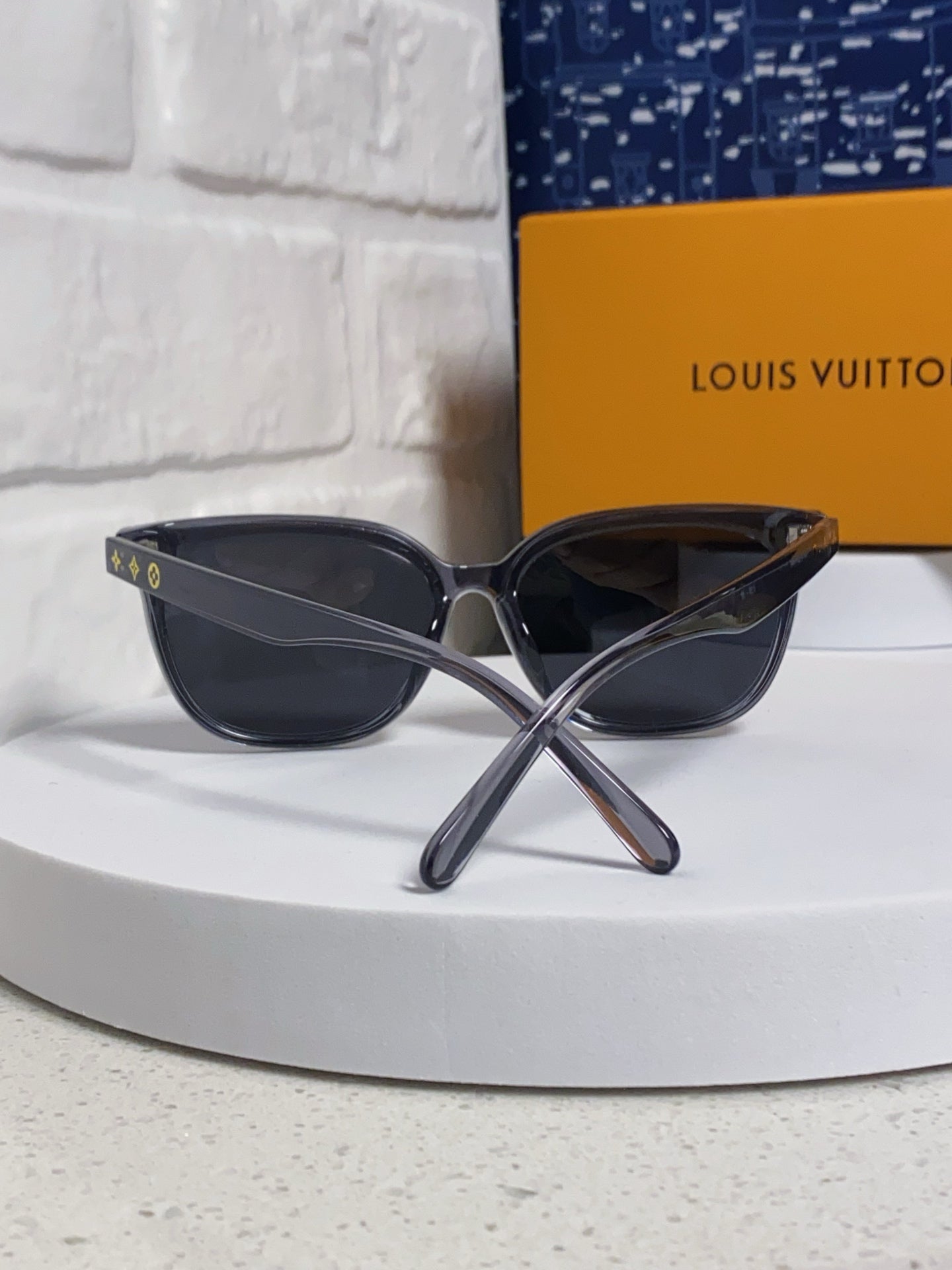 Louis Vuitton Fashion Silver Lens Sunglasses for Women - 381772 - detail image 3