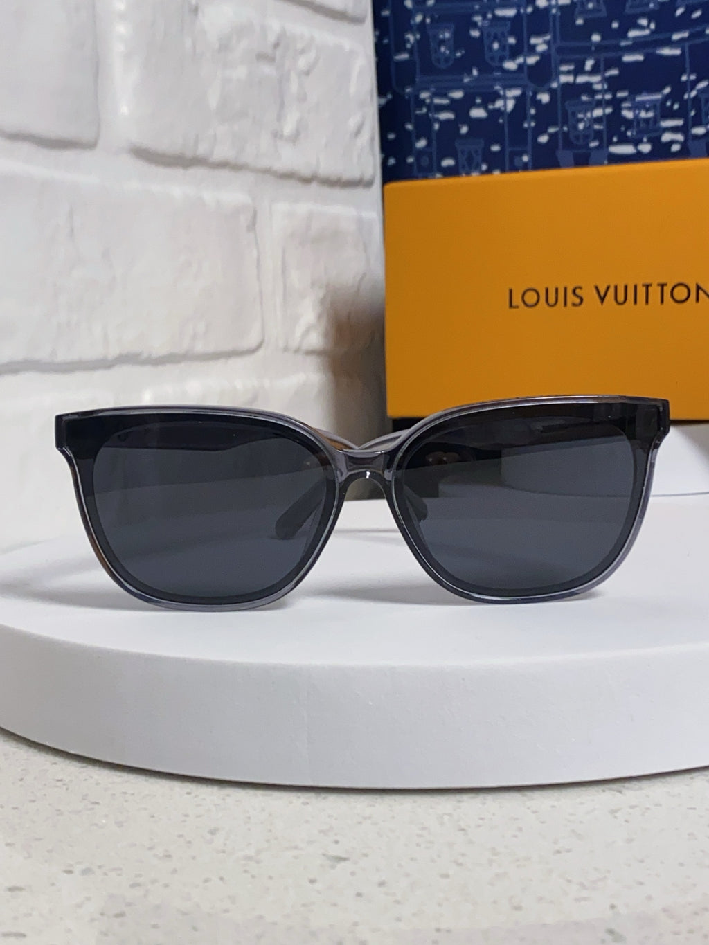 Louis Vuitton Fashion Silver Lens Sunglasses for Women - 381772 - detail image 2