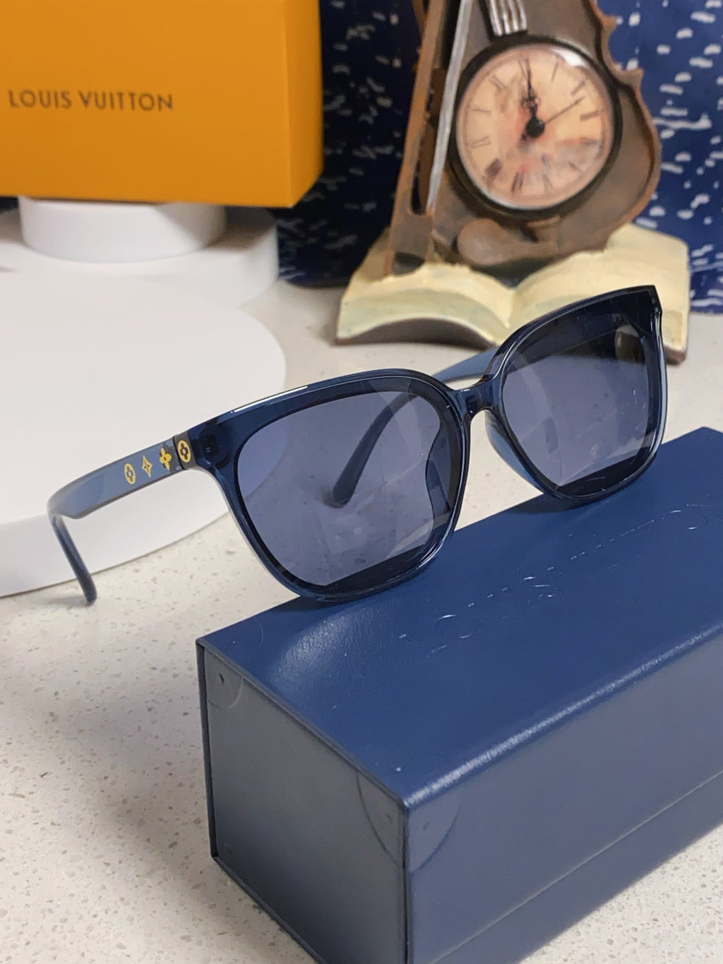 Louis Vuitton Fashion Blue Lens Sunglasses for Women - 381773 - detail image 9