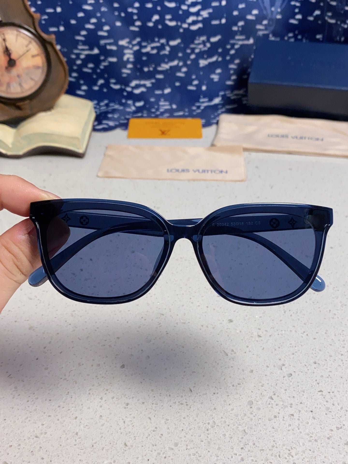 Louis Vuitton Fashion Blue Lens Sunglasses for Women - 381773 - detail image 4