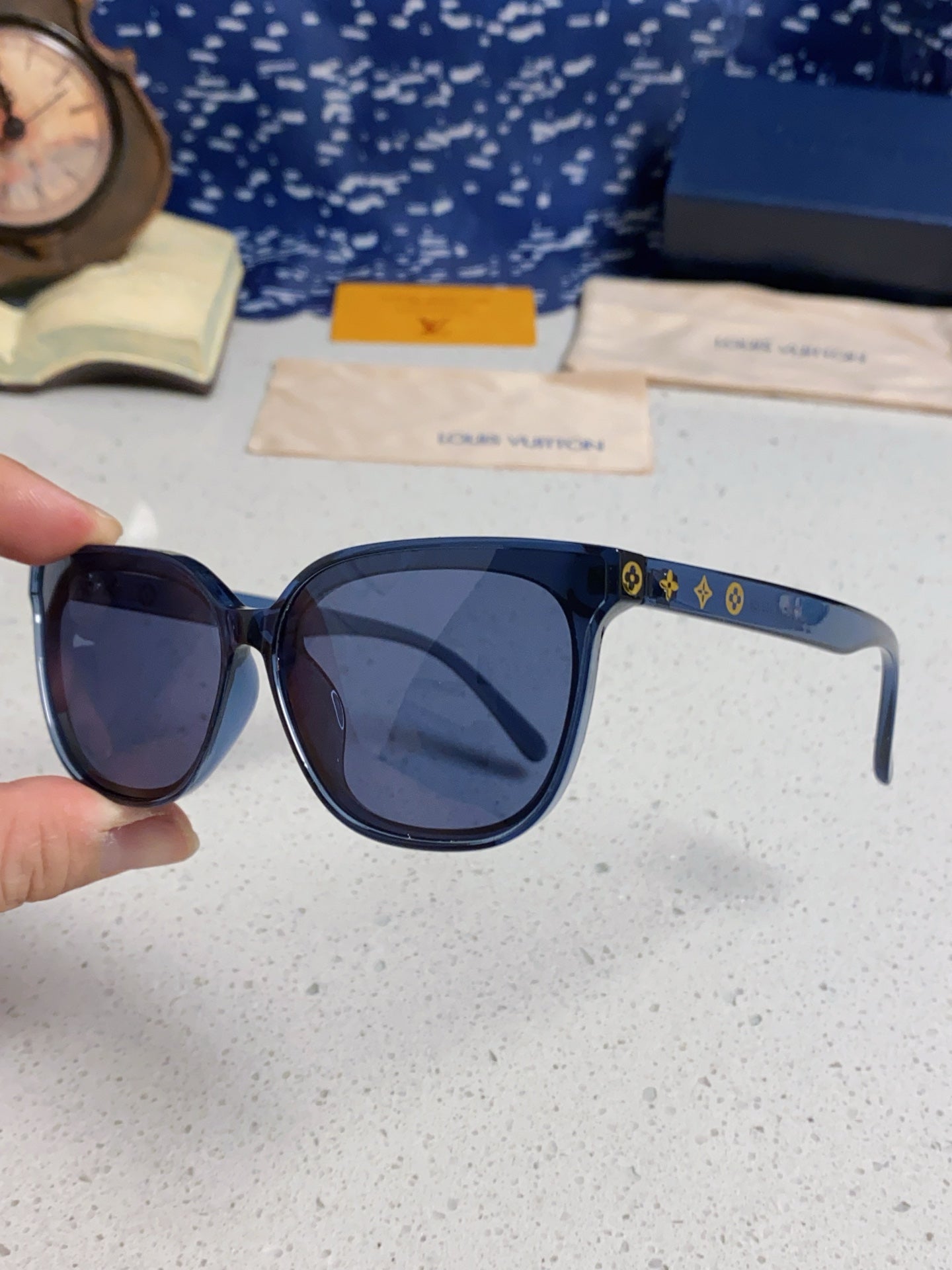 Louis Vuitton Fashion Blue Lens Sunglasses for Women - 381773 - detail image 6