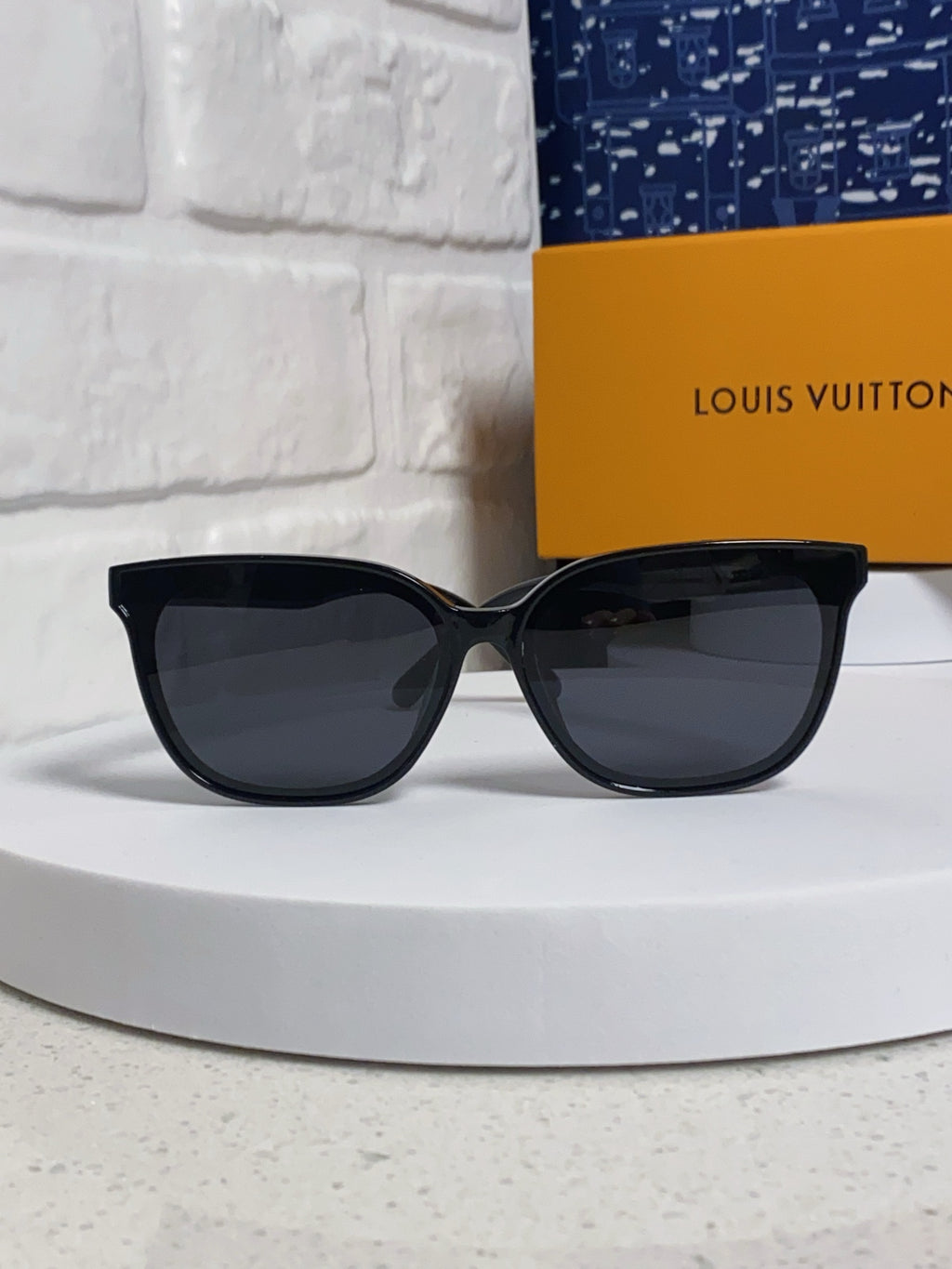 Louis Vuitton Fashion Silver Lens Sunglasses for Women - 381774 - detail image 2