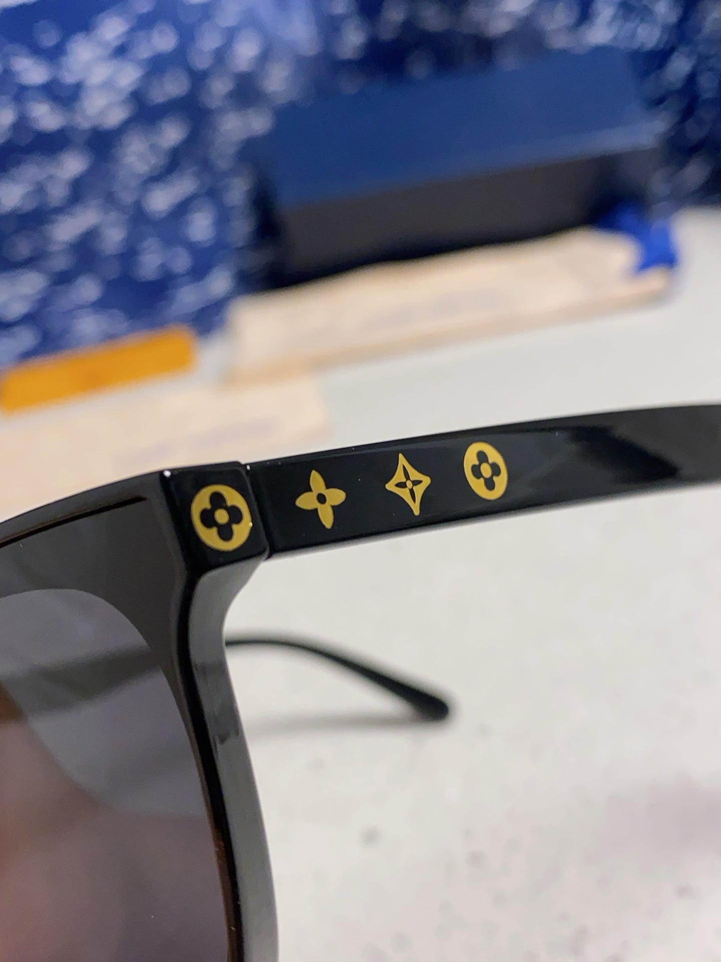 Louis Vuitton Fashion Silver Lens Sunglasses for Women - 381774 - detail image 7