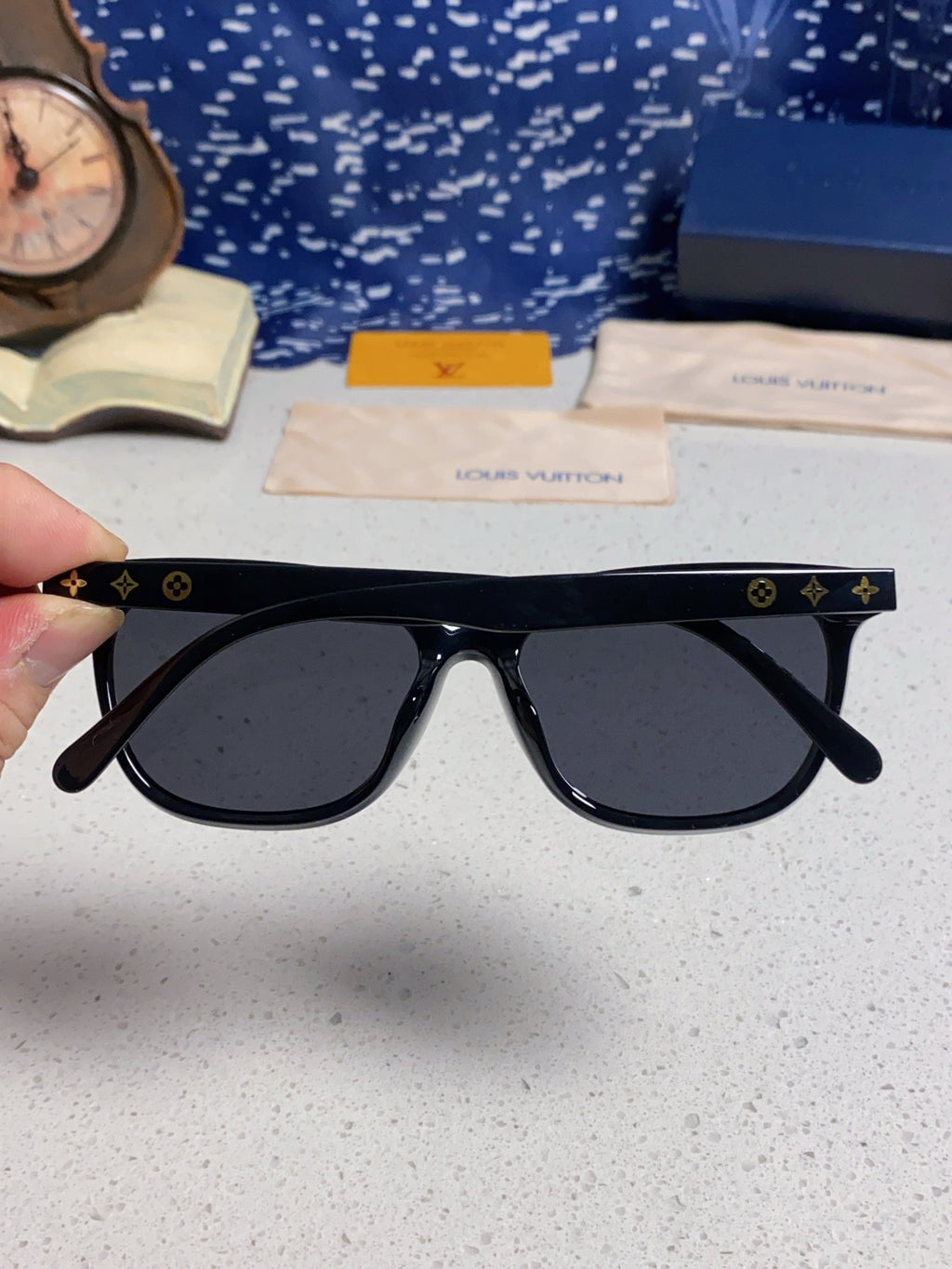Louis Vuitton Fashion Silver Lens Sunglasses for Women - 381774 - detail image 5