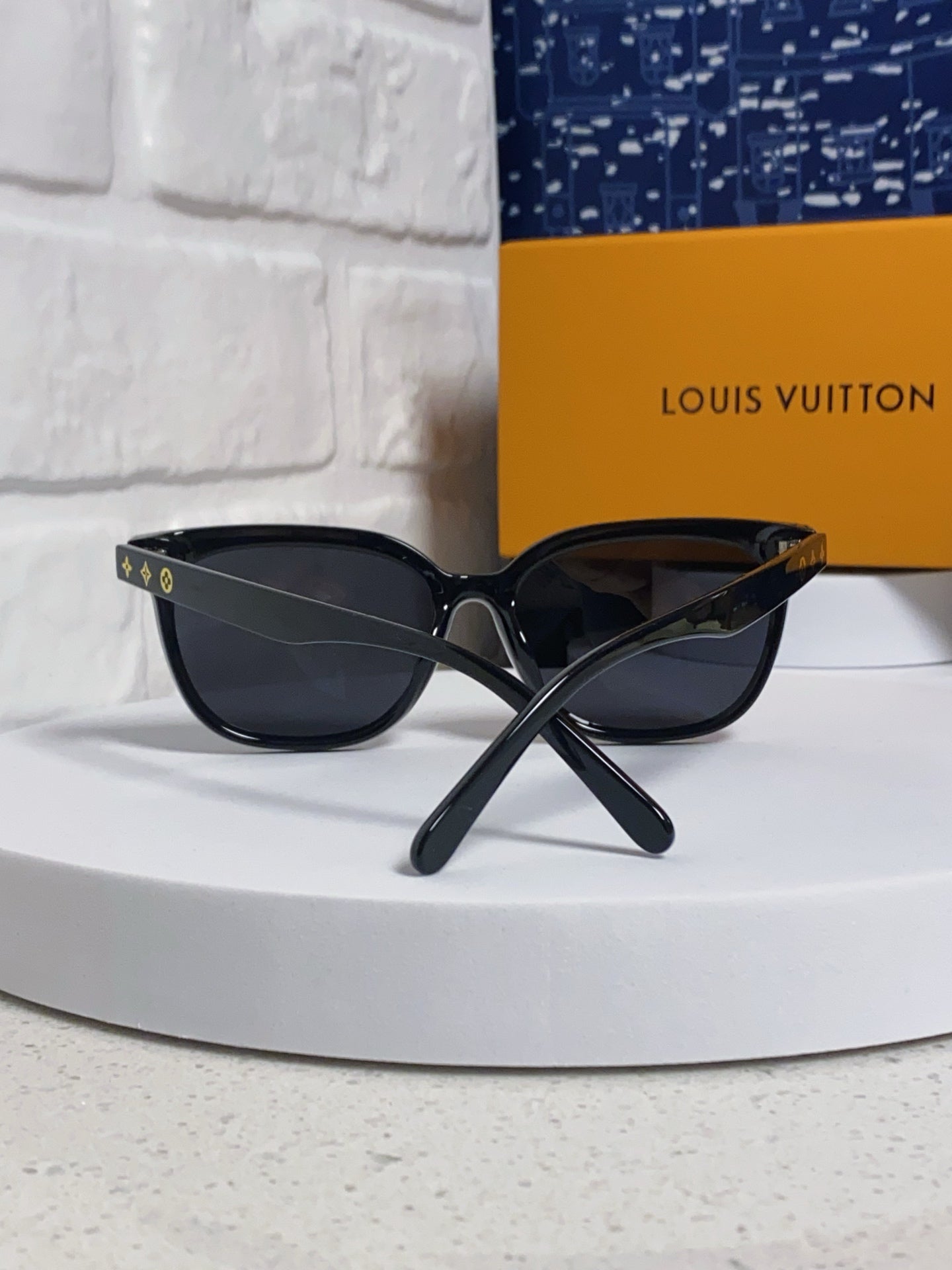 Louis Vuitton Fashion Silver Lens Sunglasses for Women - 381774 - detail image 3