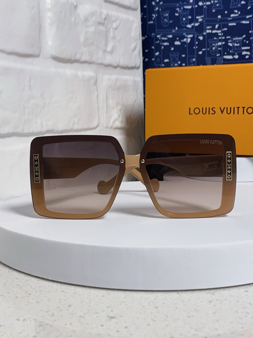 Louis Vuitton Polarized Oversized Brown Lens Sunglasses for Women - 381776 - detail image 2