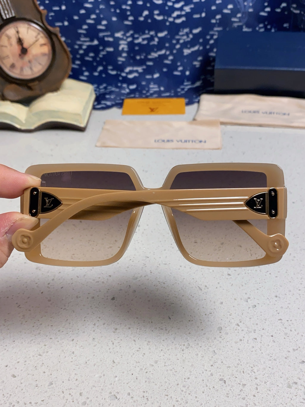 Louis Vuitton Polarized Oversized Brown Lens Sunglasses for Women - 381776 - detail image 5