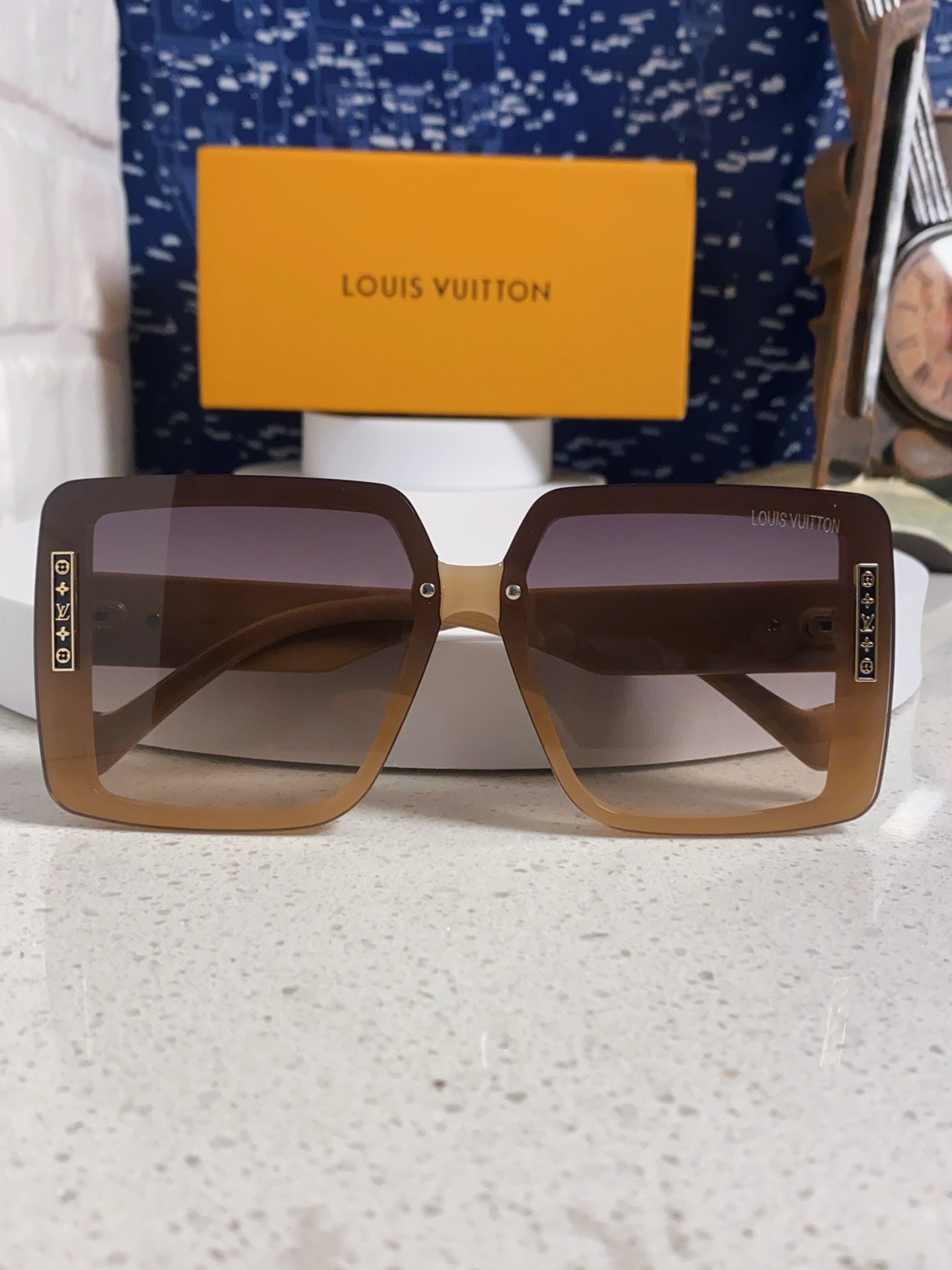 Louis Vuitton Polarized Oversized Brown Lens Sunglasses for Women - 381776 - detail image 9