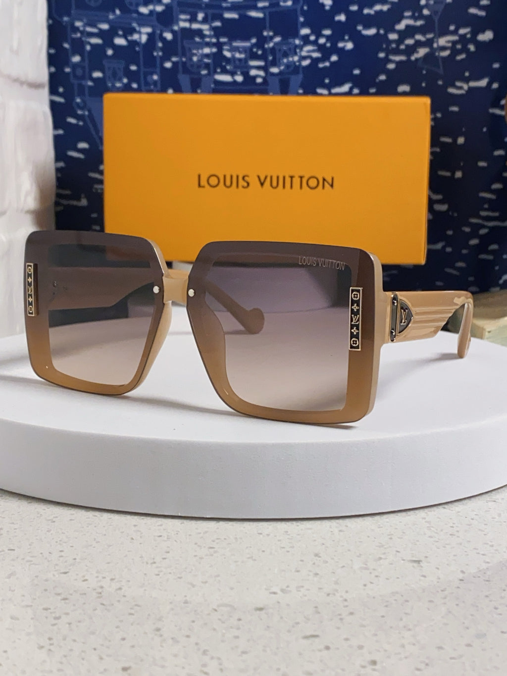Louis Vuitton Polarized Oversized Brown Lens Sunglasses for Women - 381776