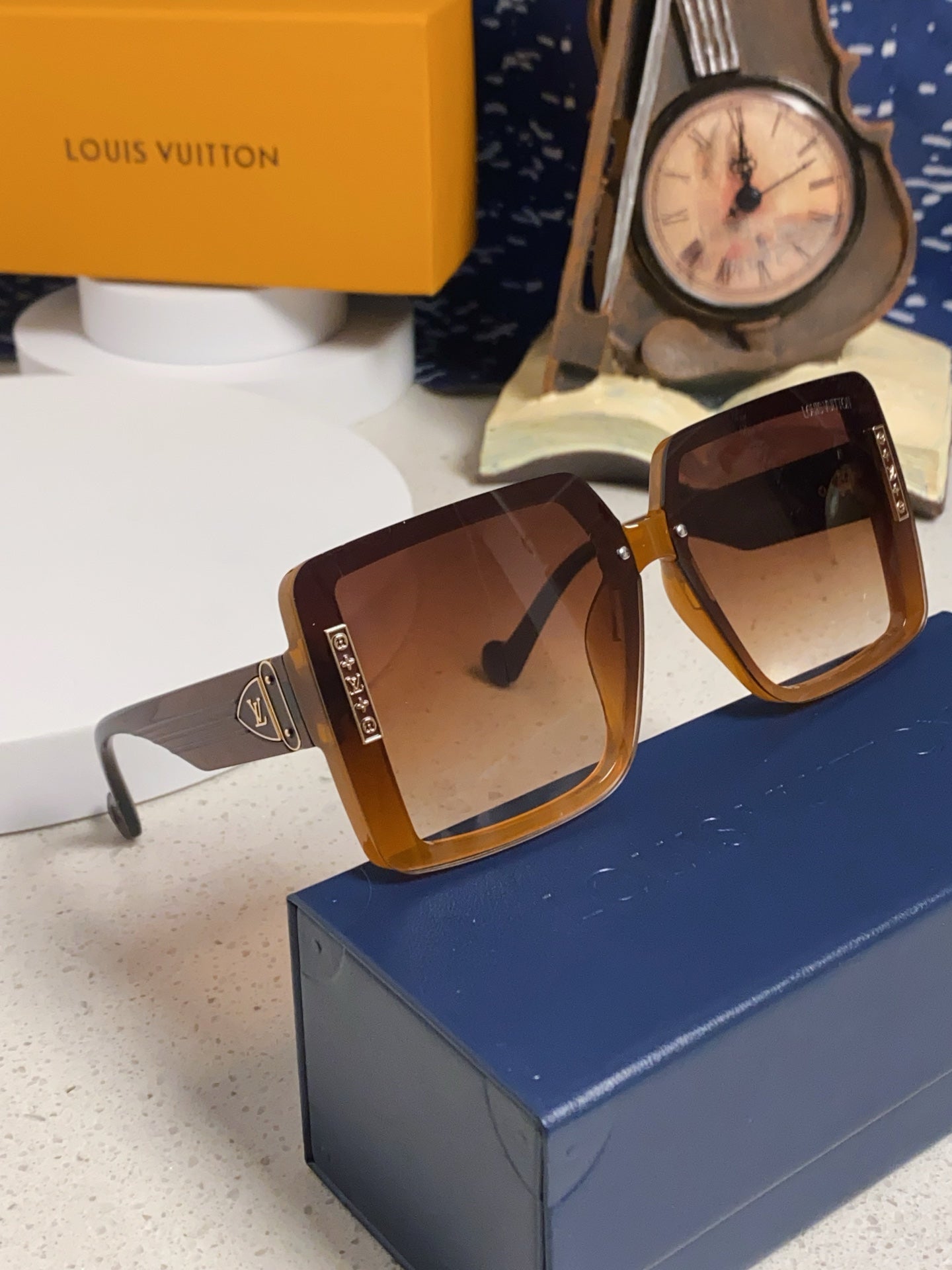 Louis Vuitton Polarized Oversized Brown Lens Sunglasses for Women - detail image 10