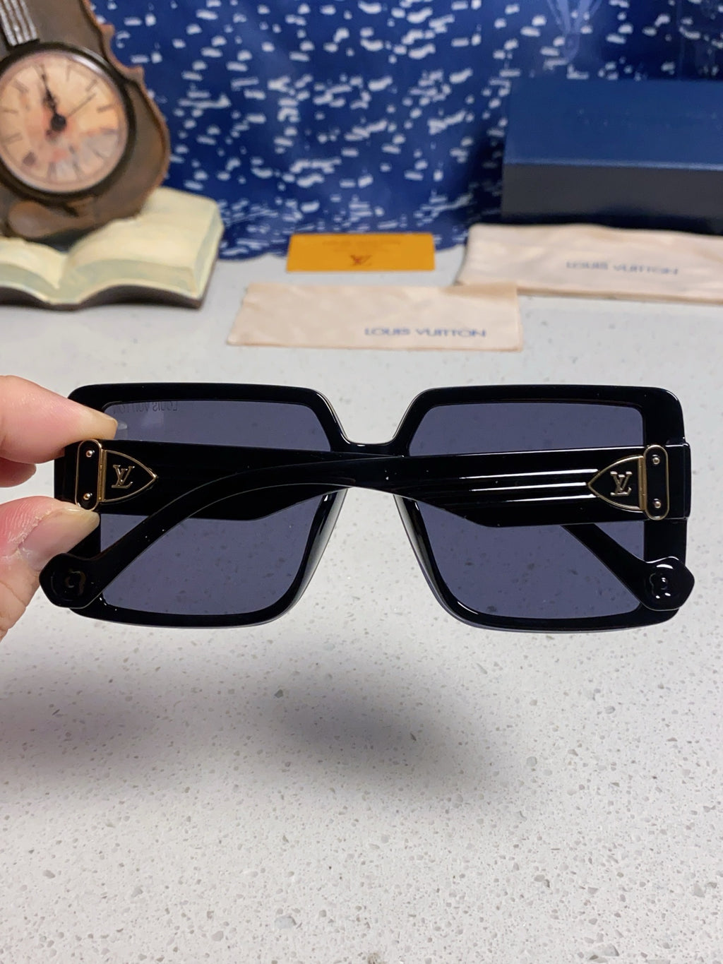 Louis Vuitton Polarized Oversized Gray Lens Sunglasses for Women - 381779 - detail image 5