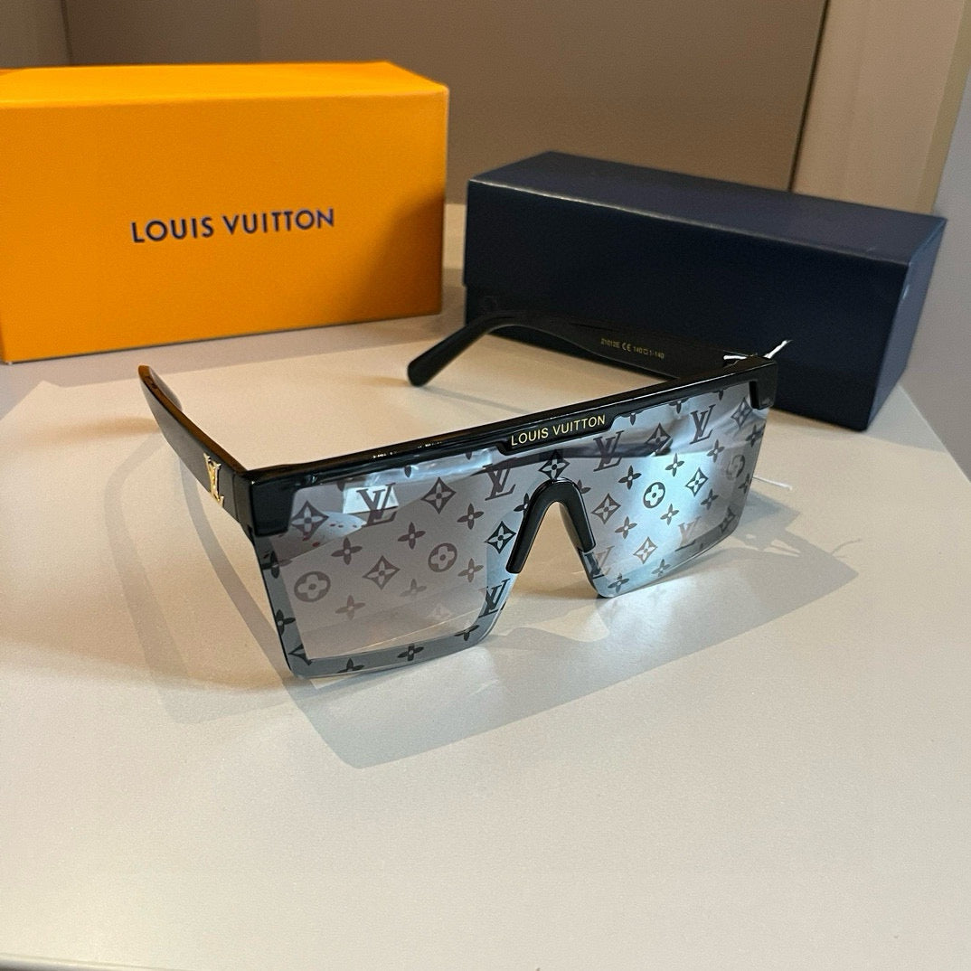 Louis Vuitton Fashion Gold Lens Sunglasses for Men - 381887