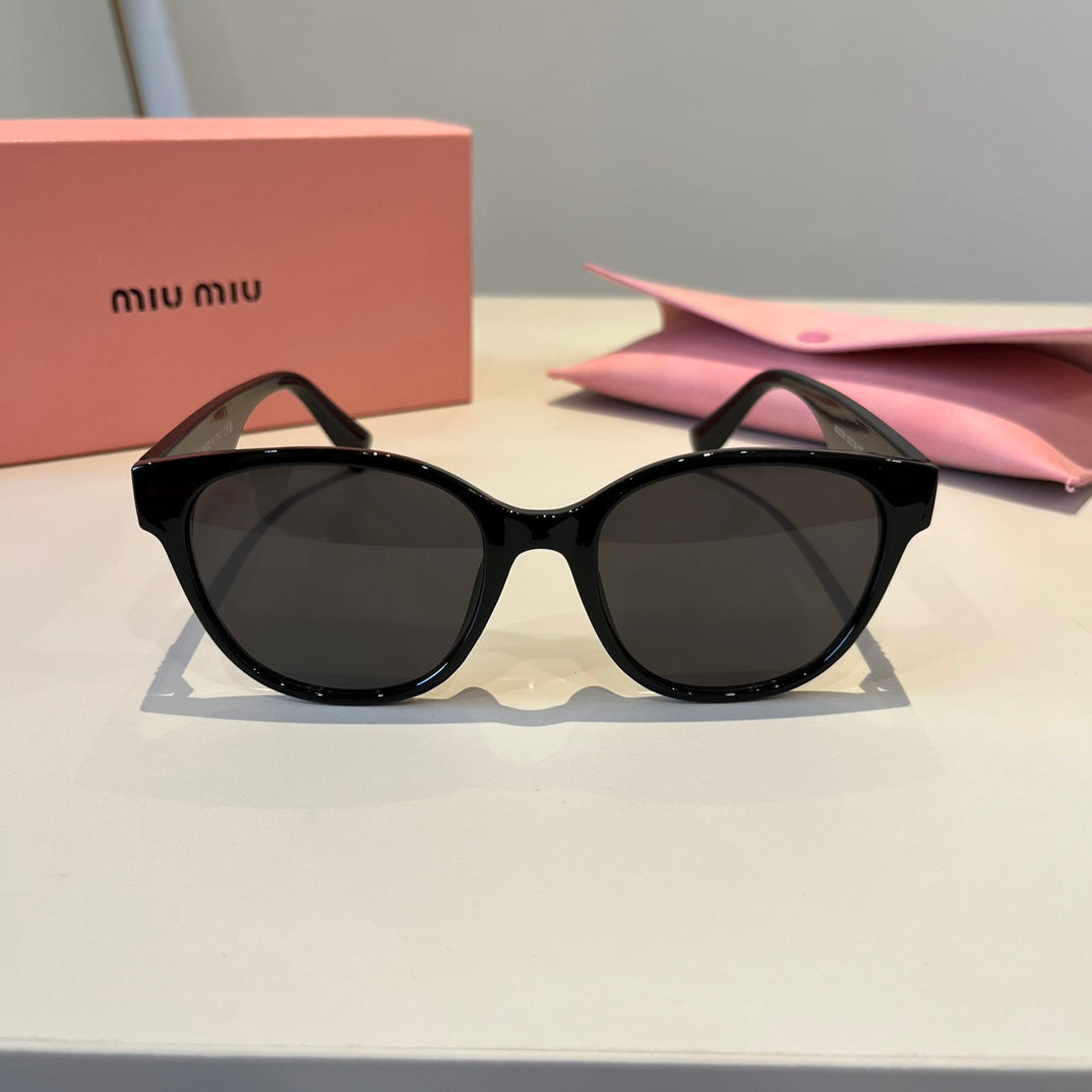 Miu Miu Fashion Black Lens Sunglasses for Men & Women - 382989 - detail image 2