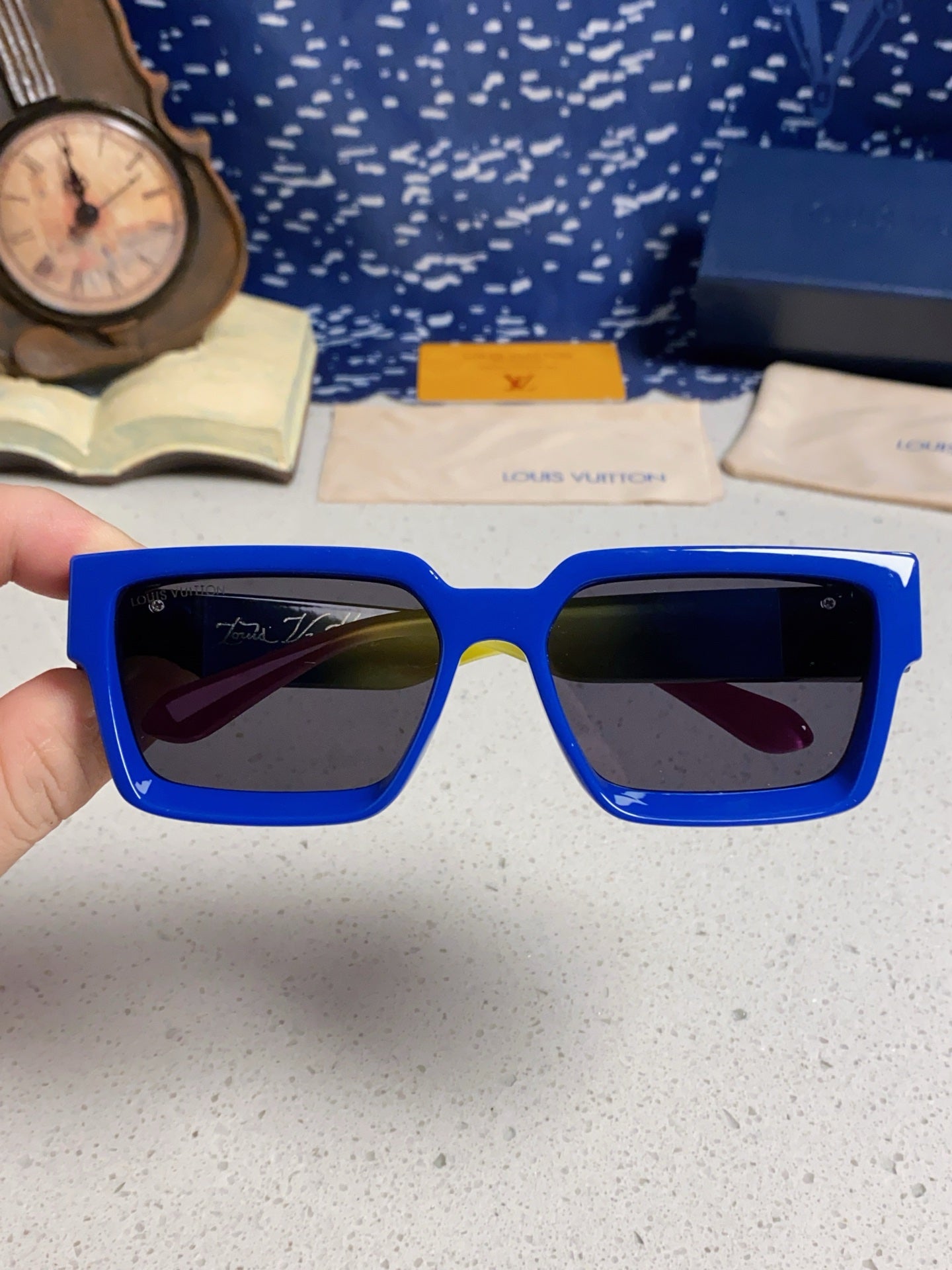 Louis Vuitton M96006 Square Blue Lens Sunglasses for Men & Women - 398249 - detail image 5