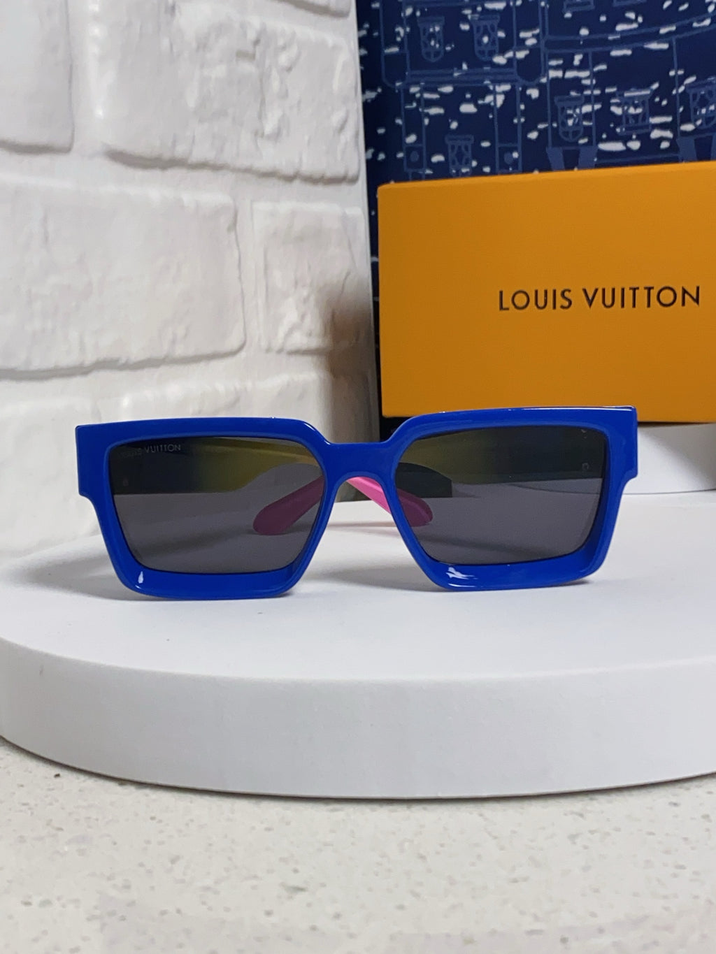 Louis Vuitton M96006 Square Blue Lens Sunglasses for Men & Women - 398249 - detail image 3