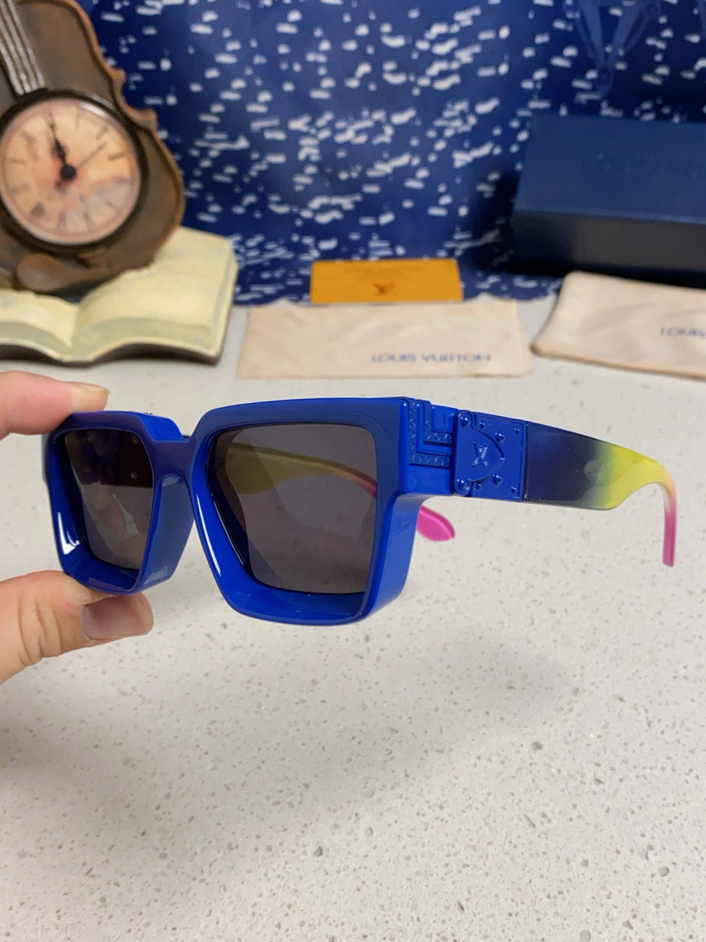 Louis Vuitton M96006 Square Blue Lens Sunglasses for Men & Women - 398249 - detail image 7
