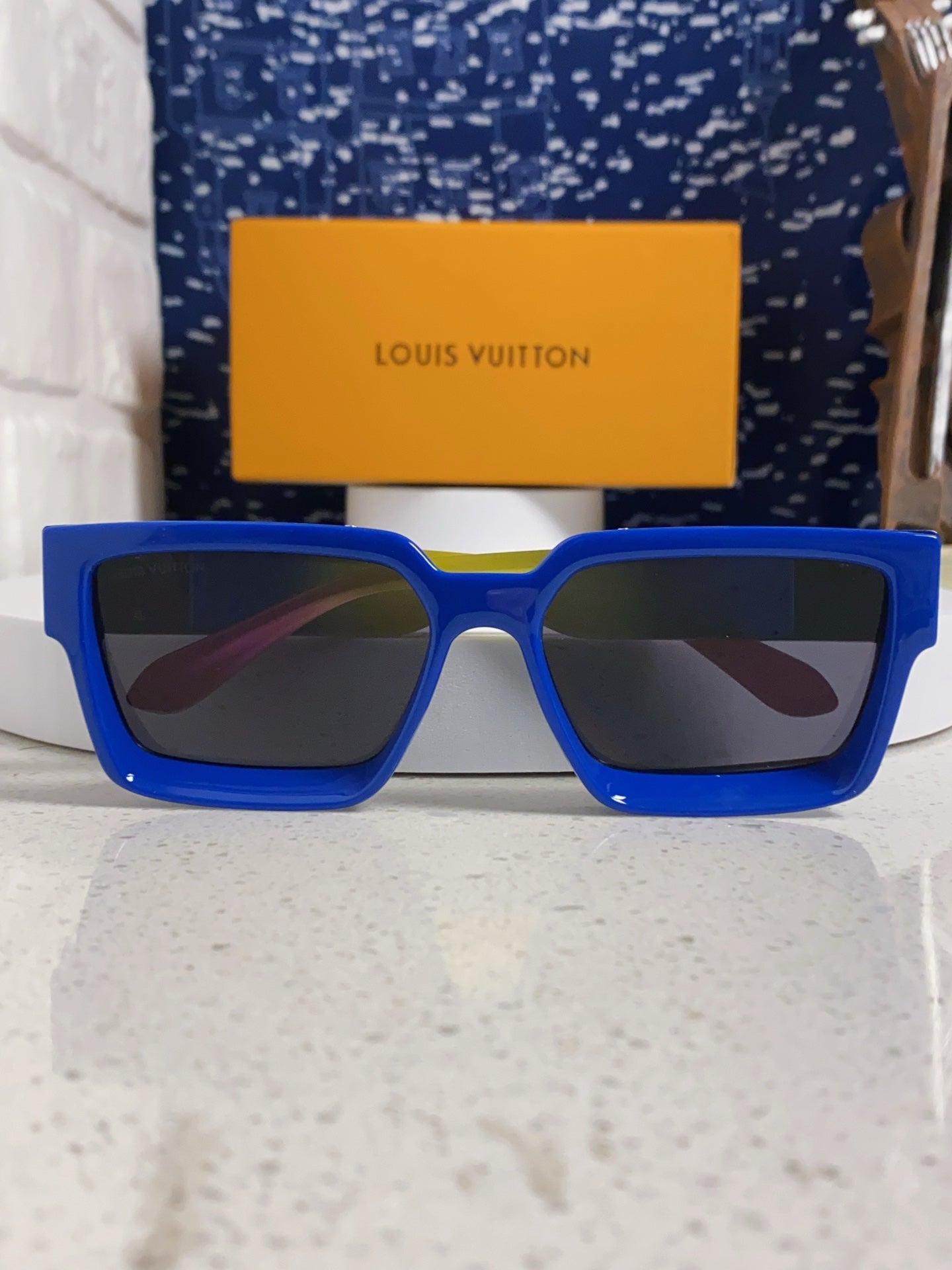 Louis Vuitton M96006 Square Blue Lens Sunglasses for Men & Women - 398249 - detail image 10