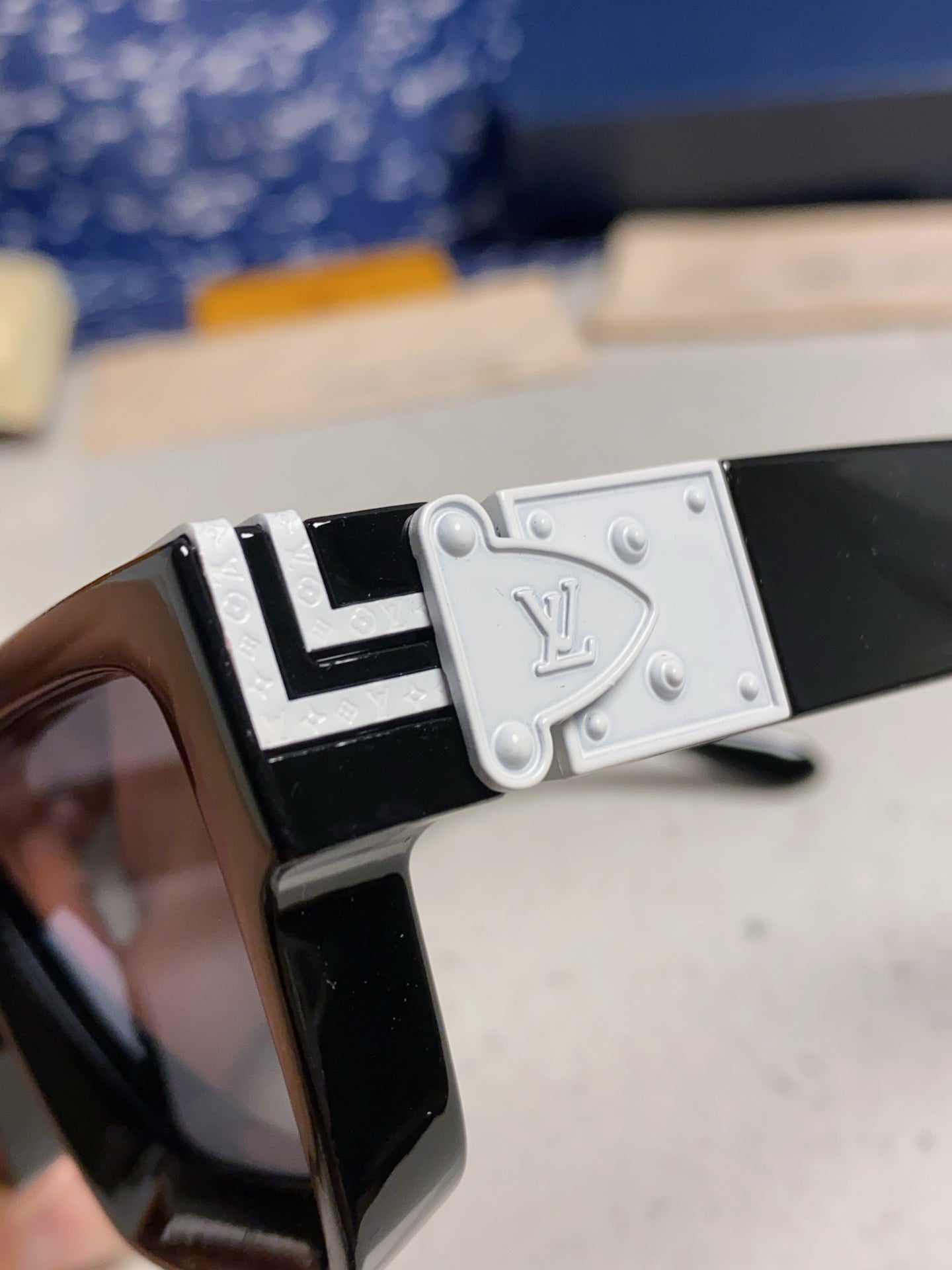 Louis Vuitton M96006 Square Silver Lens Sunglasses for Men & Women - 398250 - detail image 7