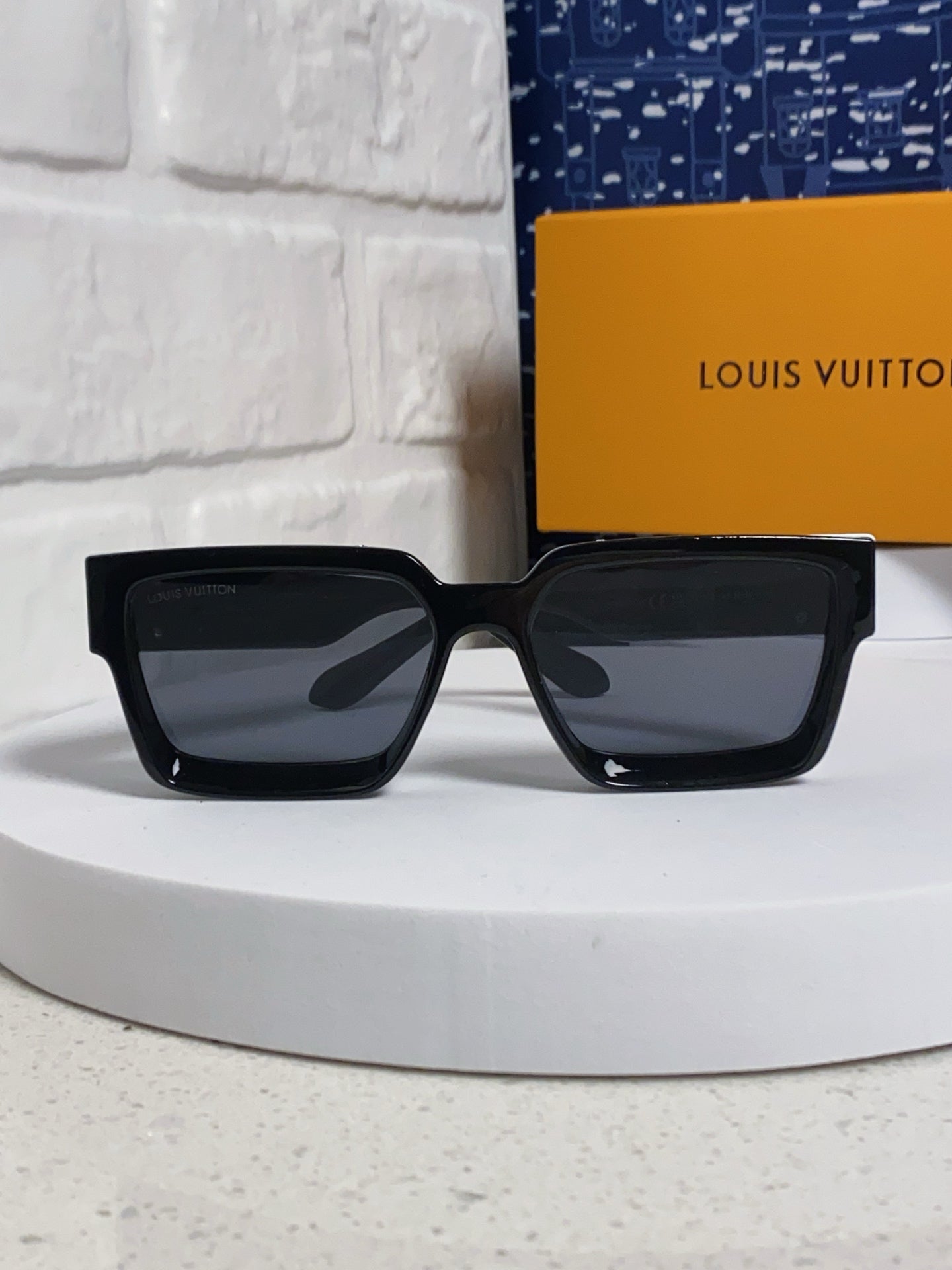 Louis Vuitton M96006 Square Silver Lens Sunglasses for Men & Women - 398250 - detail image 2
