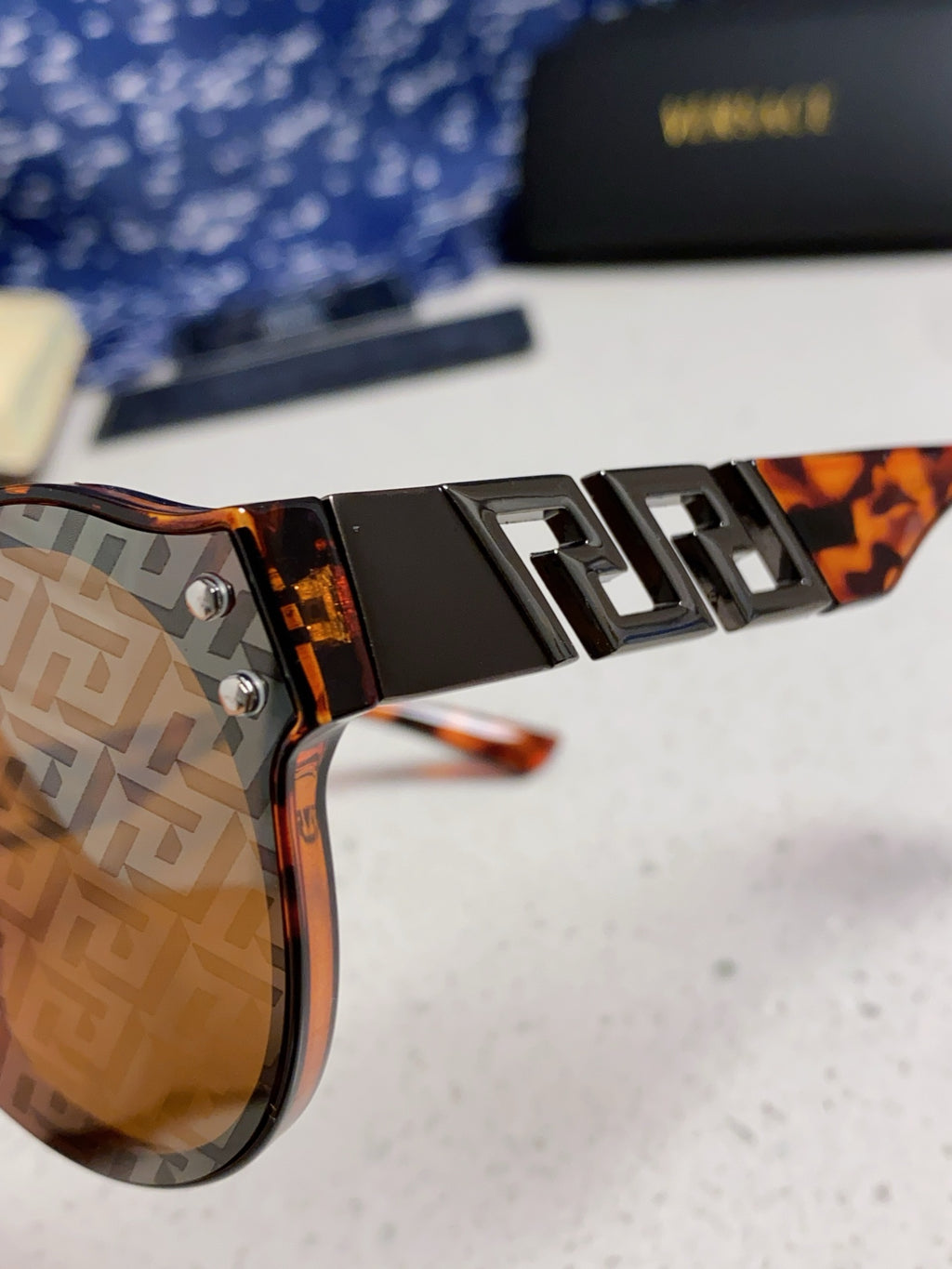 Versace Fashion Gold Lens Sunglasses for Men & Women - detail image 7