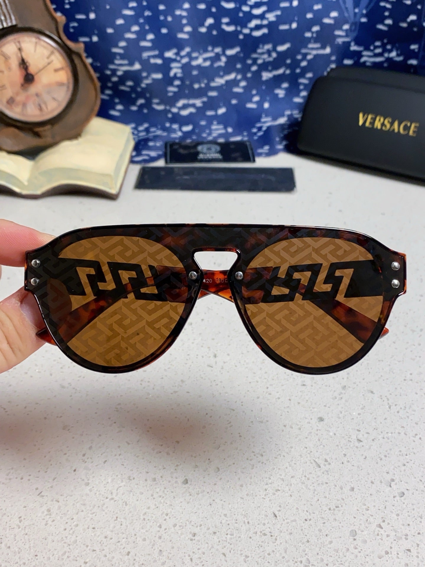 Versace Fashion Gold Lens Sunglasses for Men & Women - detail image 4