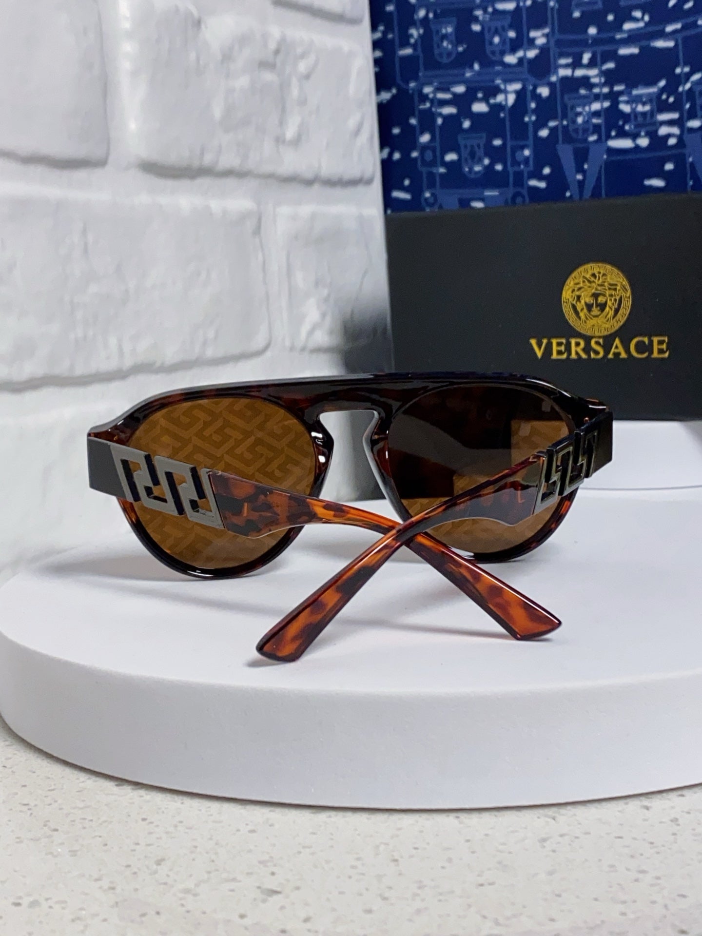 Versace Fashion Gold Lens Sunglasses for Men & Women - detail image 3