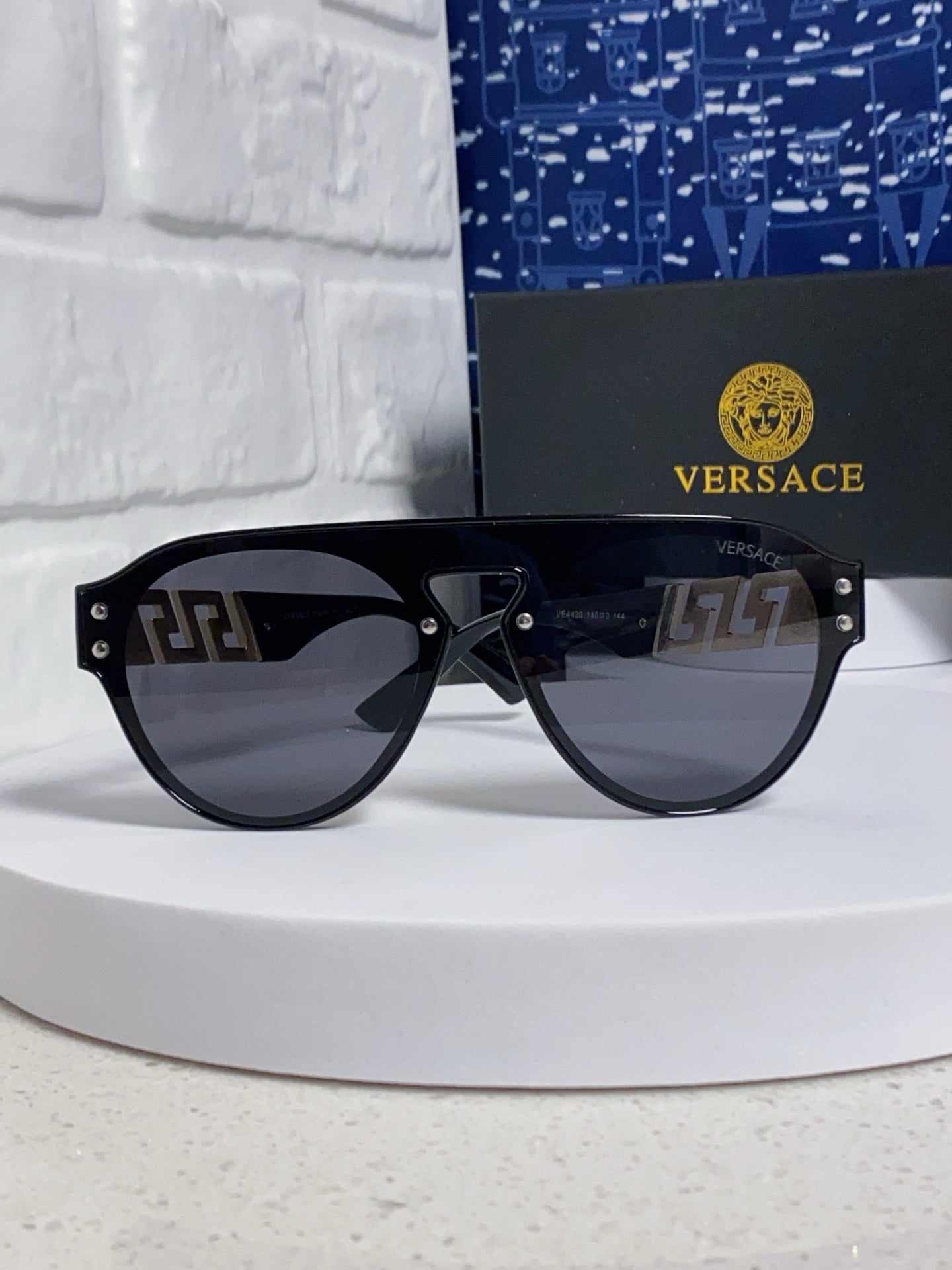 Versace Fashion Gray Lens Sunglasses for Men & Women - 432833 - detail image 2