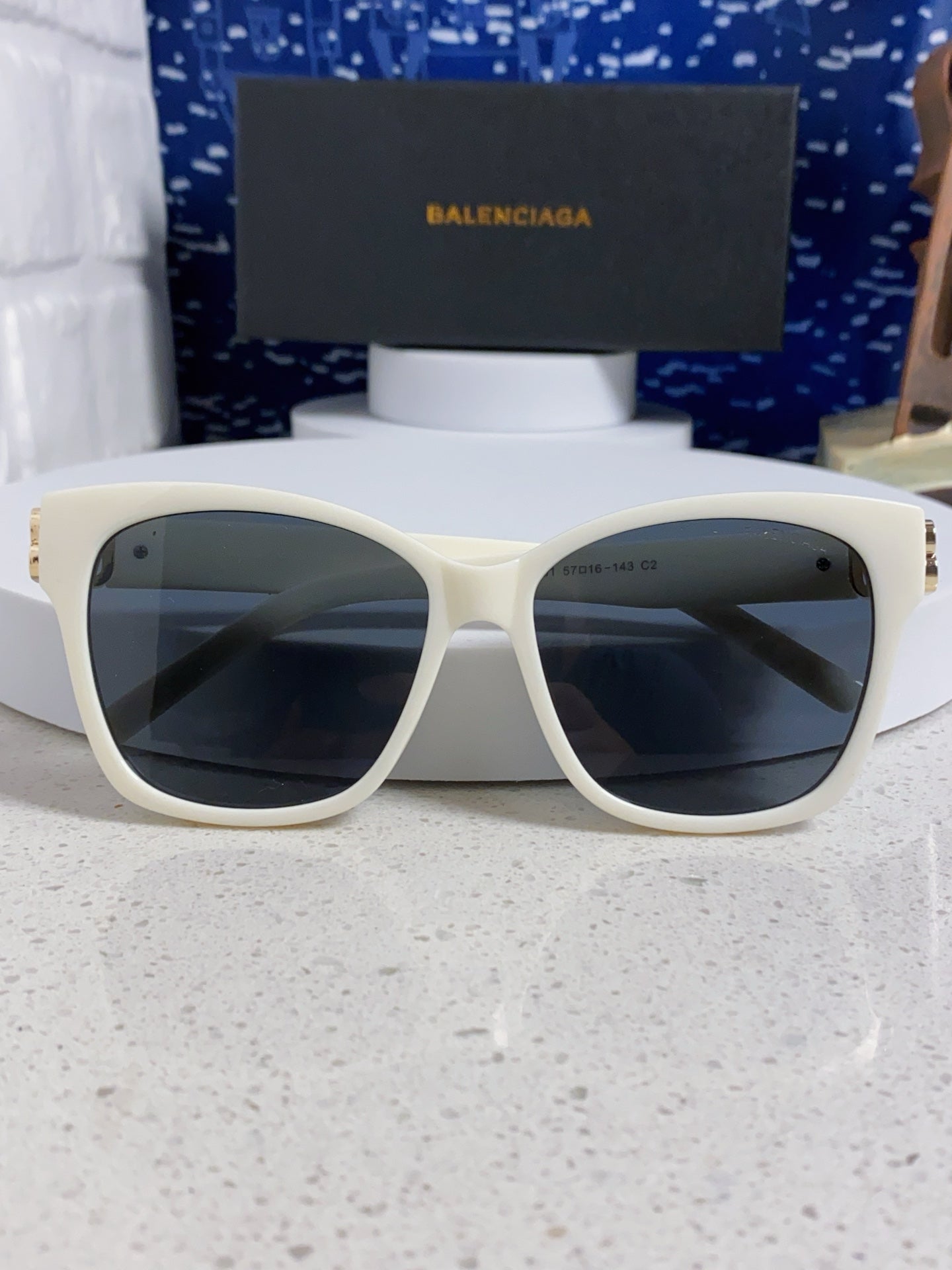 Balenciaga BB0102SA Fashion Blue Lens Sunglasses for Men & Women - detail image 8