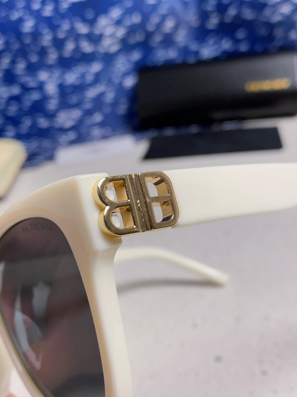 Balenciaga BB0102SA Fashion Blue Lens Sunglasses for Men & Women - detail image 7