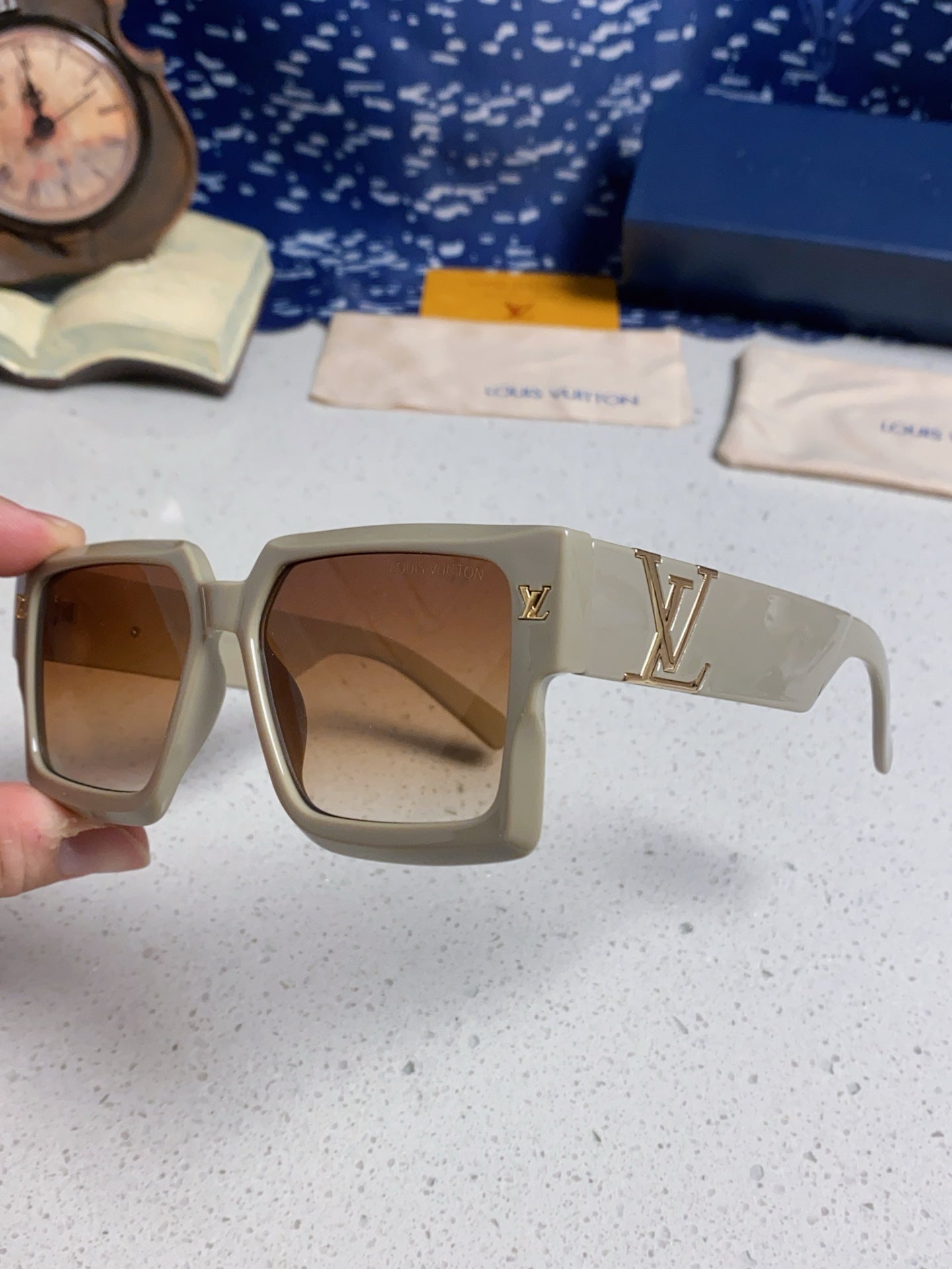 Louis Vuitton Square Brown Lens Sunglasses for Men & Women - 398161 - detail image 6