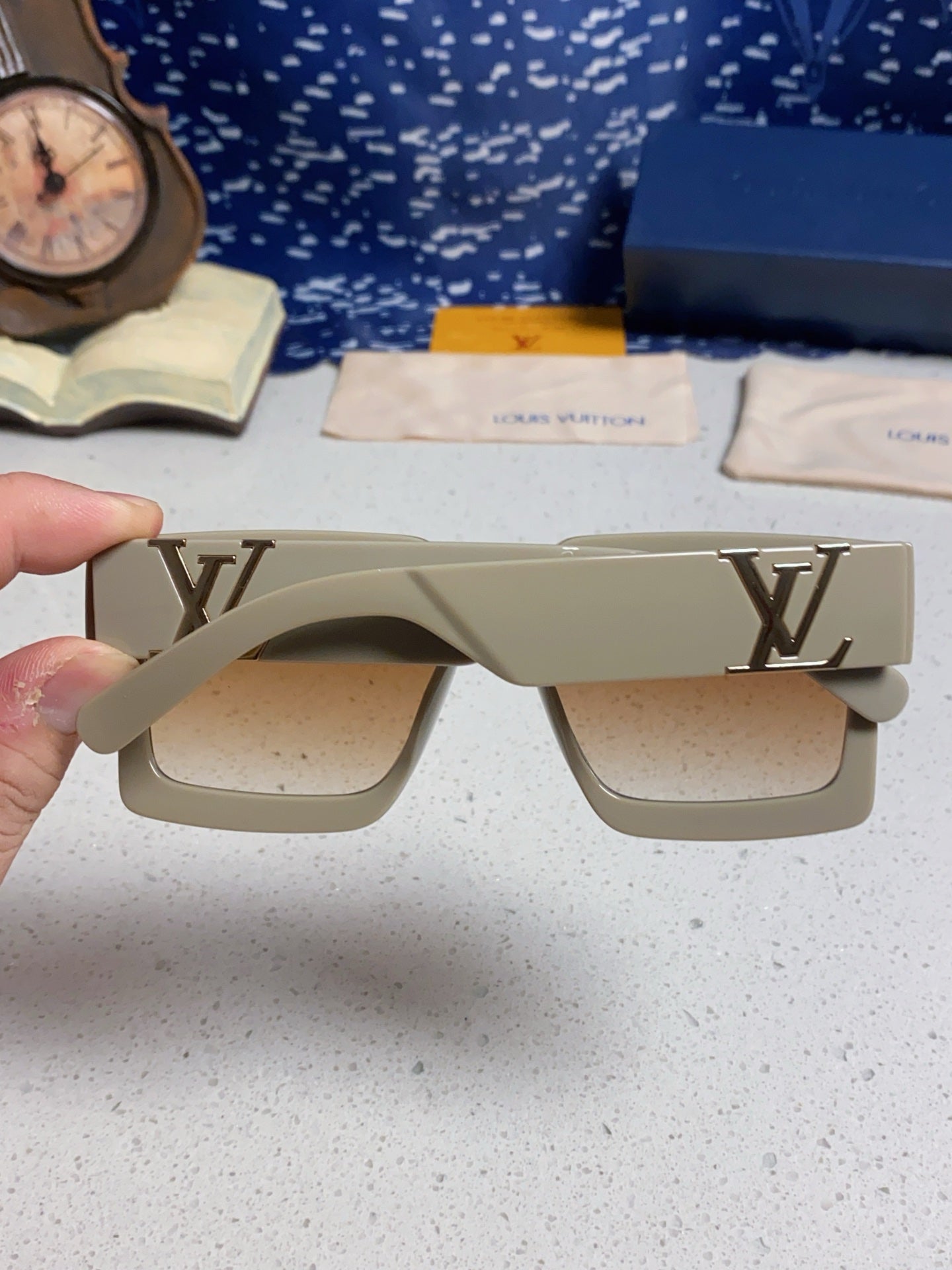 Louis Vuitton Square Brown Lens Sunglasses for Men & Women - 398161 - detail image 5