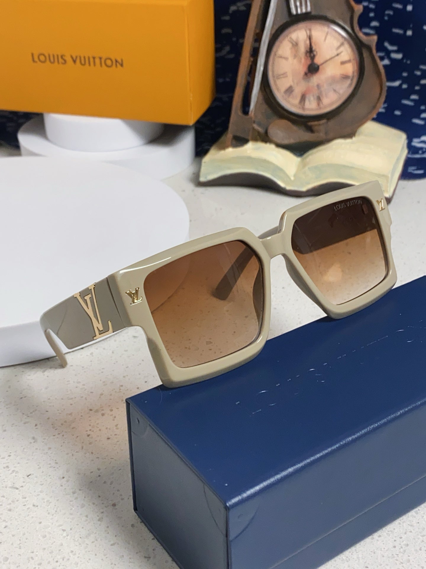 Louis Vuitton Square Brown Lens Sunglasses for Men & Women - 398161 - detail image 10