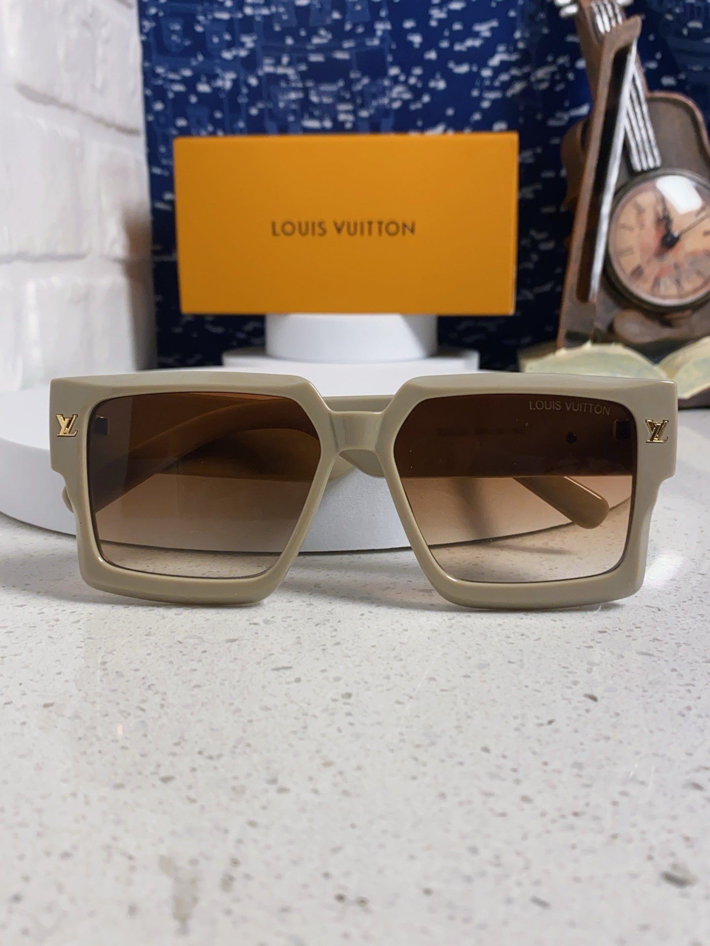 Louis Vuitton Square Brown Lens Sunglasses for Men & Women - 398161 - detail image 9