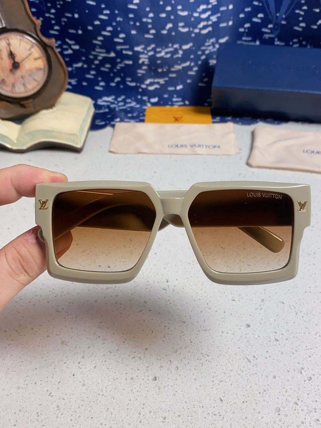 Louis Vuitton Square Brown Lens Sunglasses for Men & Women - 398161 - detail image 4