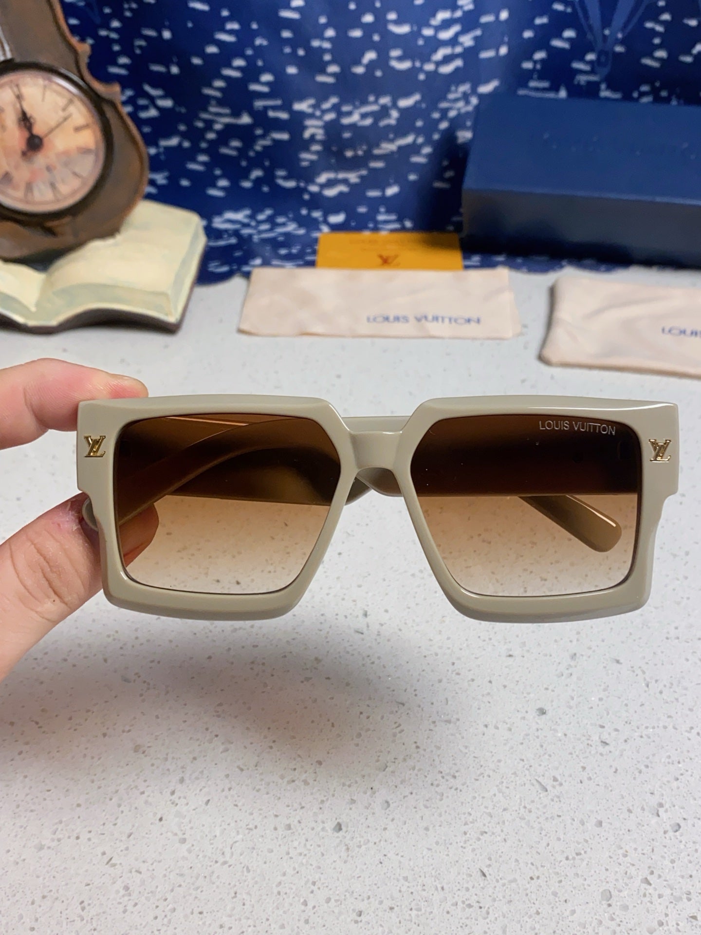 Louis Vuitton Square Brown Lens Sunglasses for Men & Women - 398161 - detail image 4
