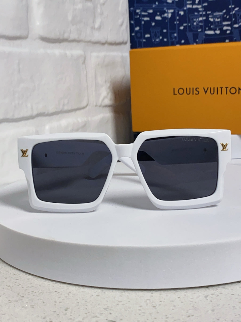 Louis Vuitton Square Silver Lens Sunglasses for Men & Women - 398162 - detail image 2