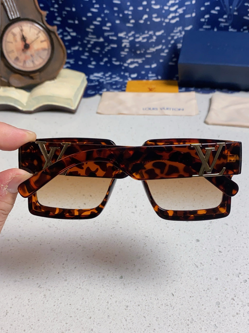 Louis Vuitton Square Brown Lens Sunglasses for Men & Women - 398163 - detail image 5